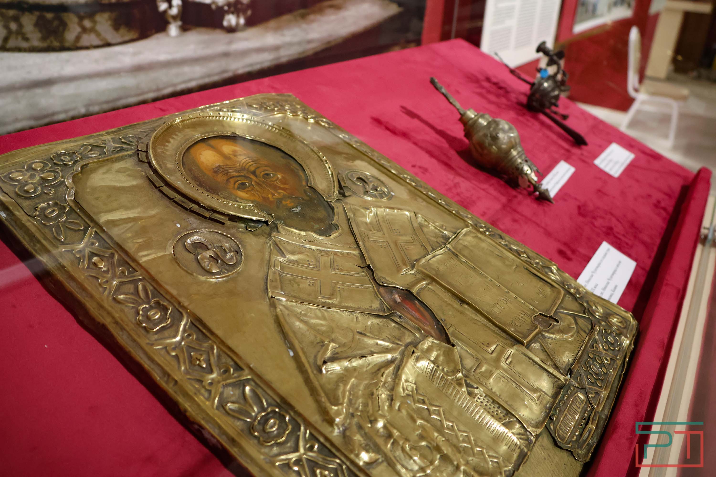 Разворовали и переплавили: митрополит Кирилл открыл в Казани выставку «Не должно вам быть»