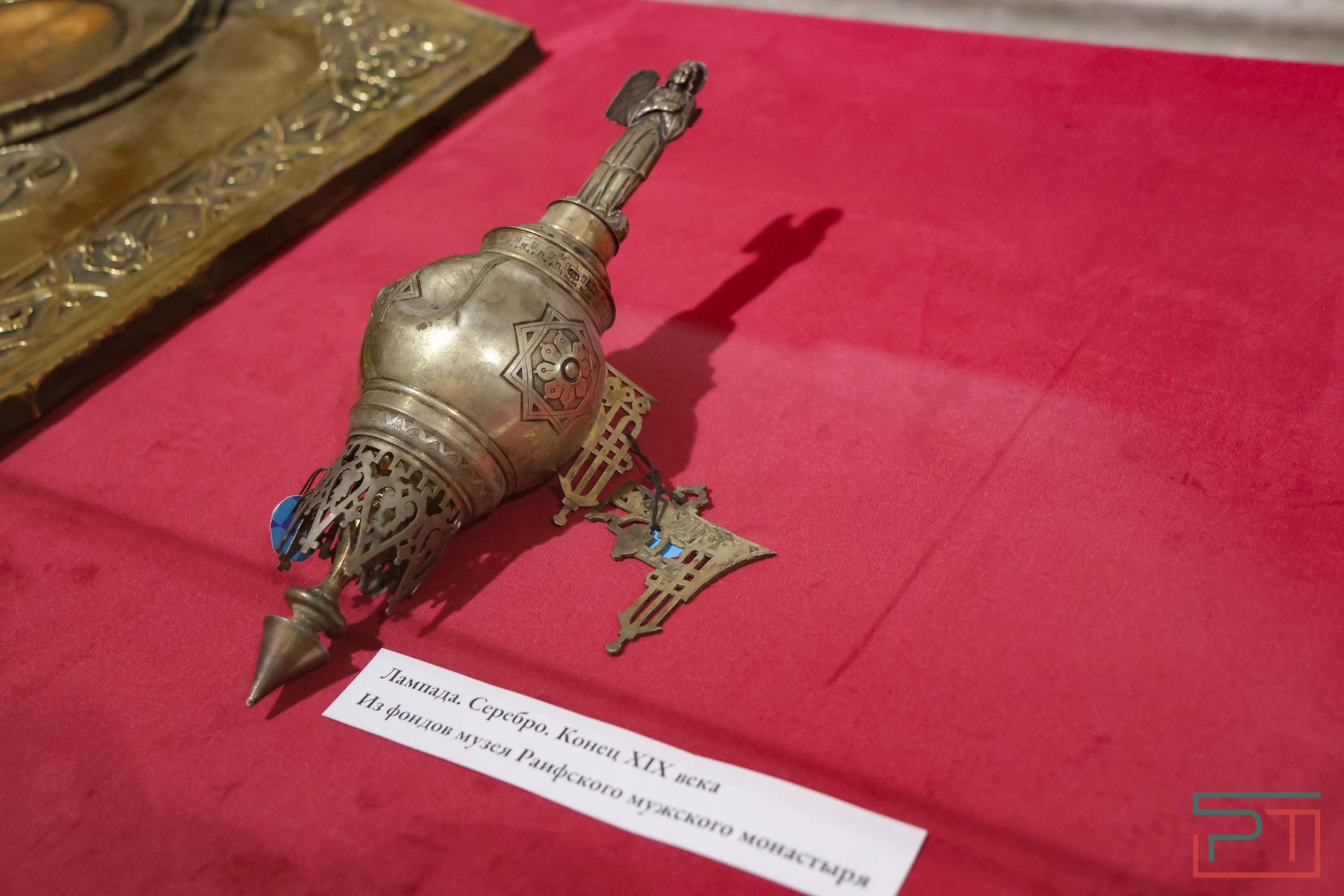 Разворовали и переплавили: митрополит Кирилл открыл в Казани выставку «Не должно вам быть»