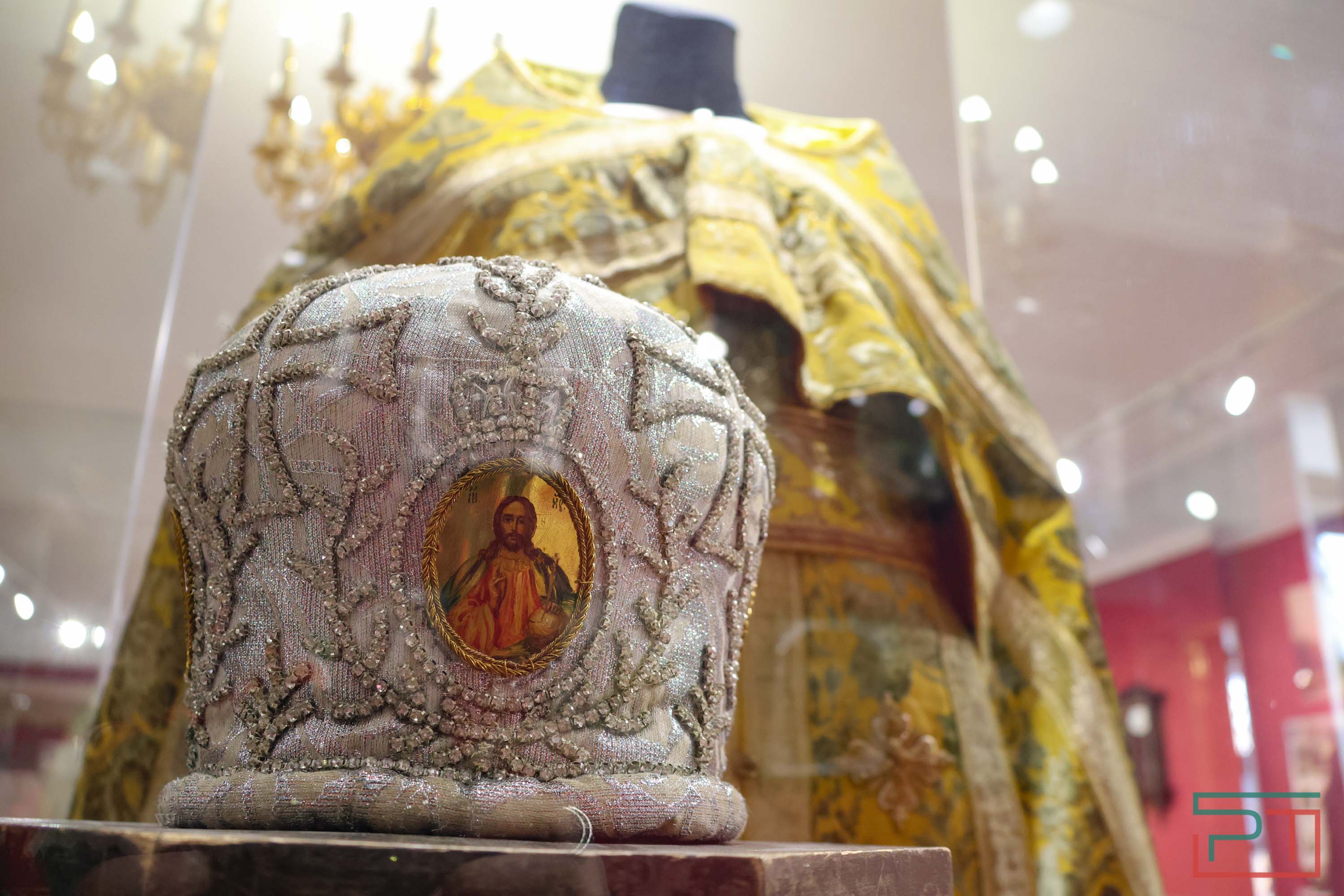 Разворовали и переплавили: митрополит Кирилл открыл в Казани выставку «Не должно вам быть»