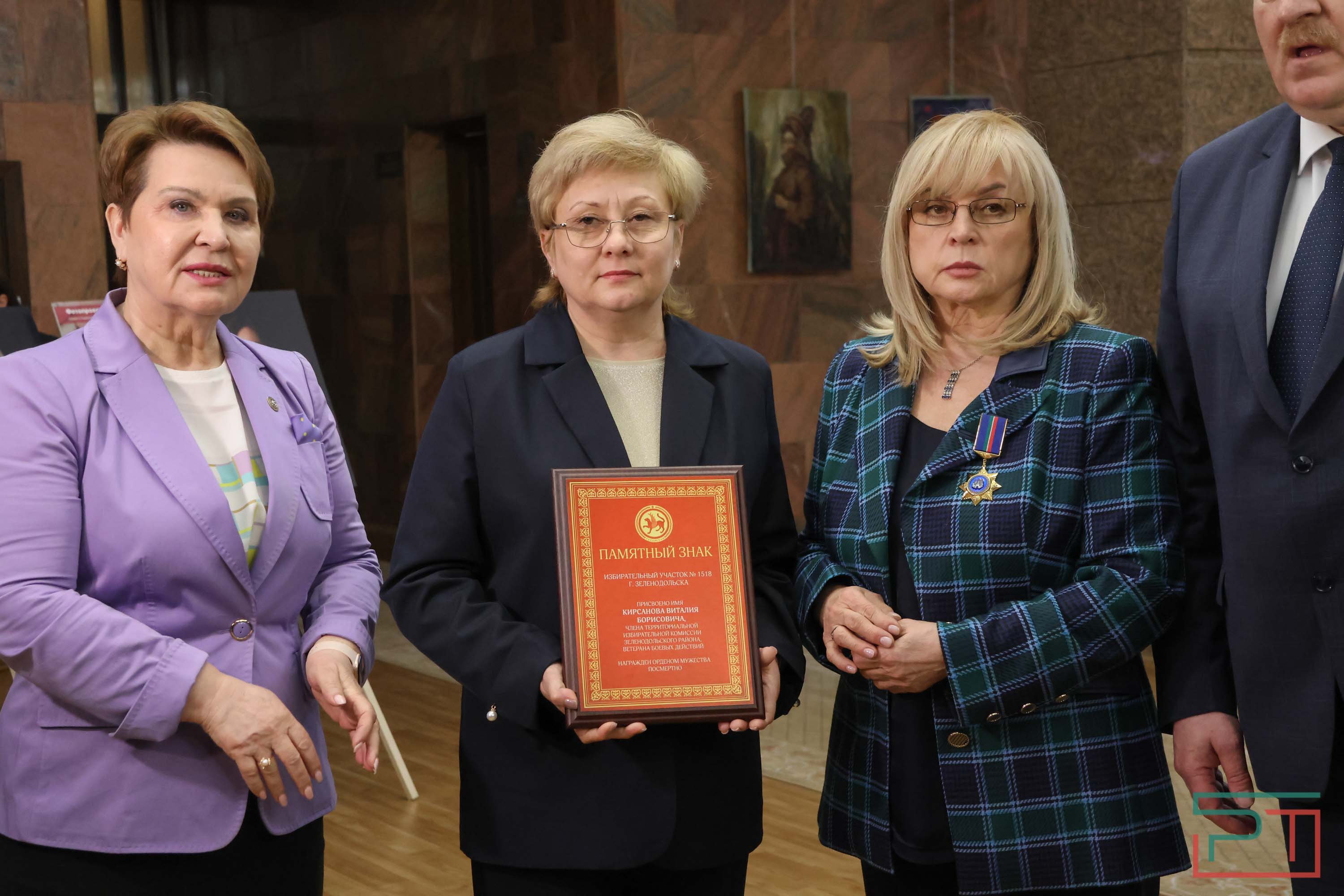 Элла Памфилова посетила выставку, посвященную бойцам СВО