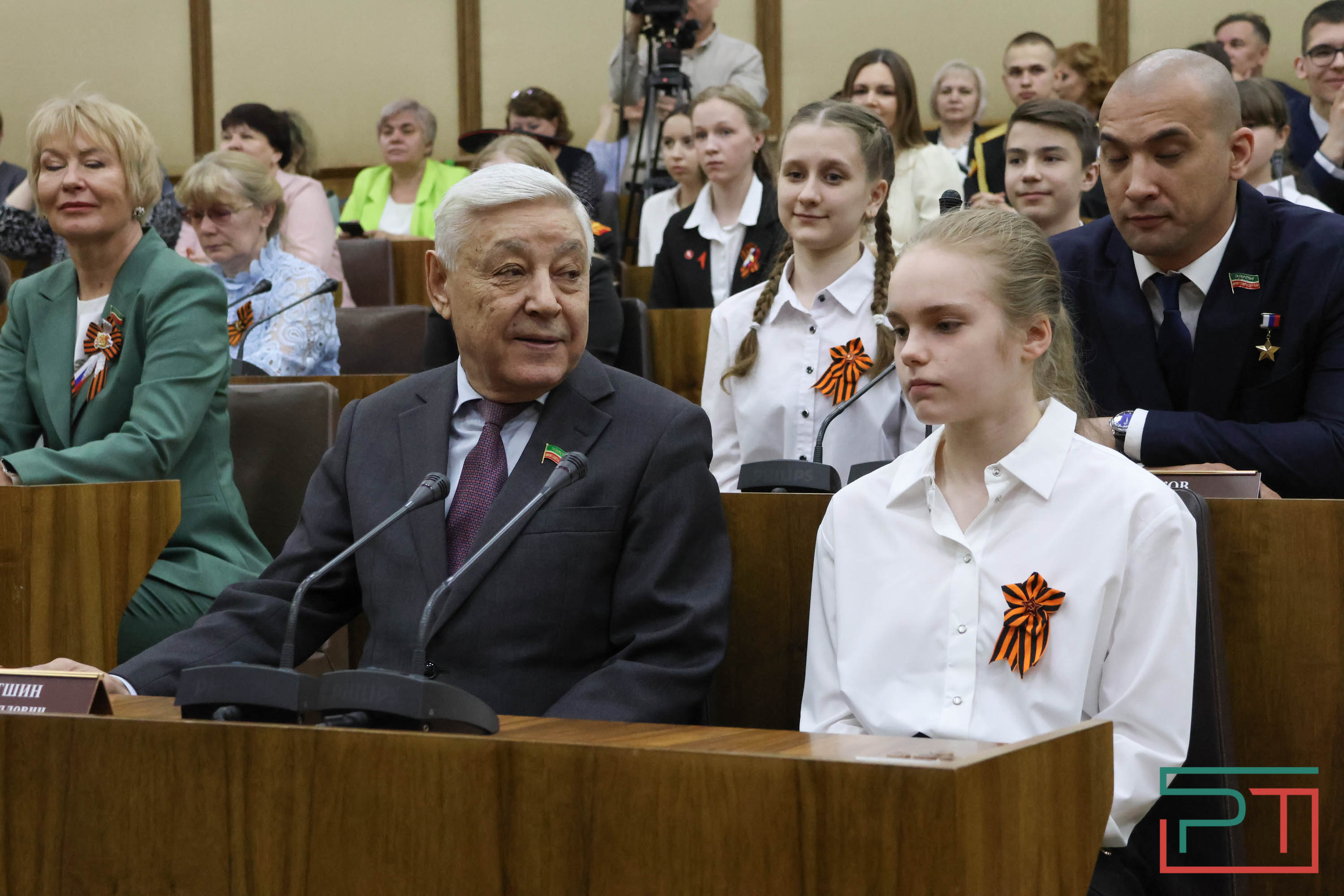 В Госсовете наградили победителей парламентских уроков