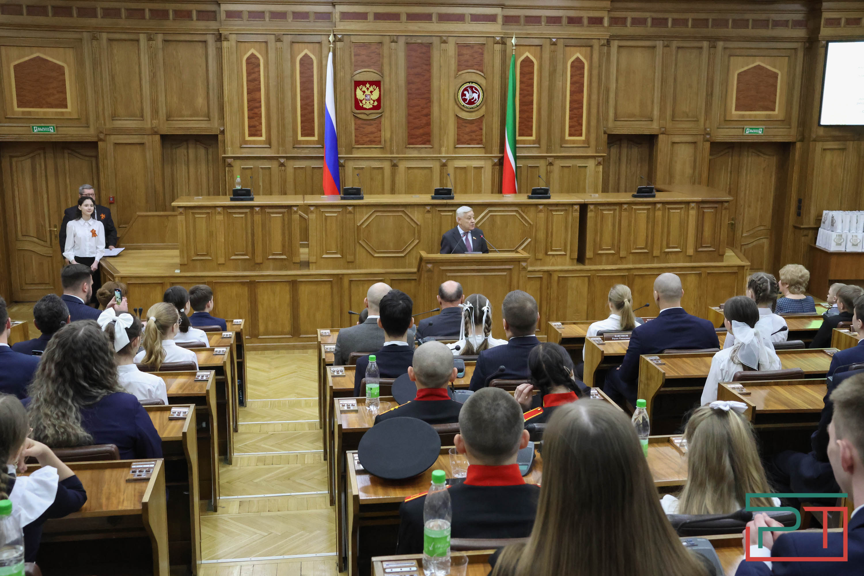 В Госсовете наградили победителей парламентских уроков