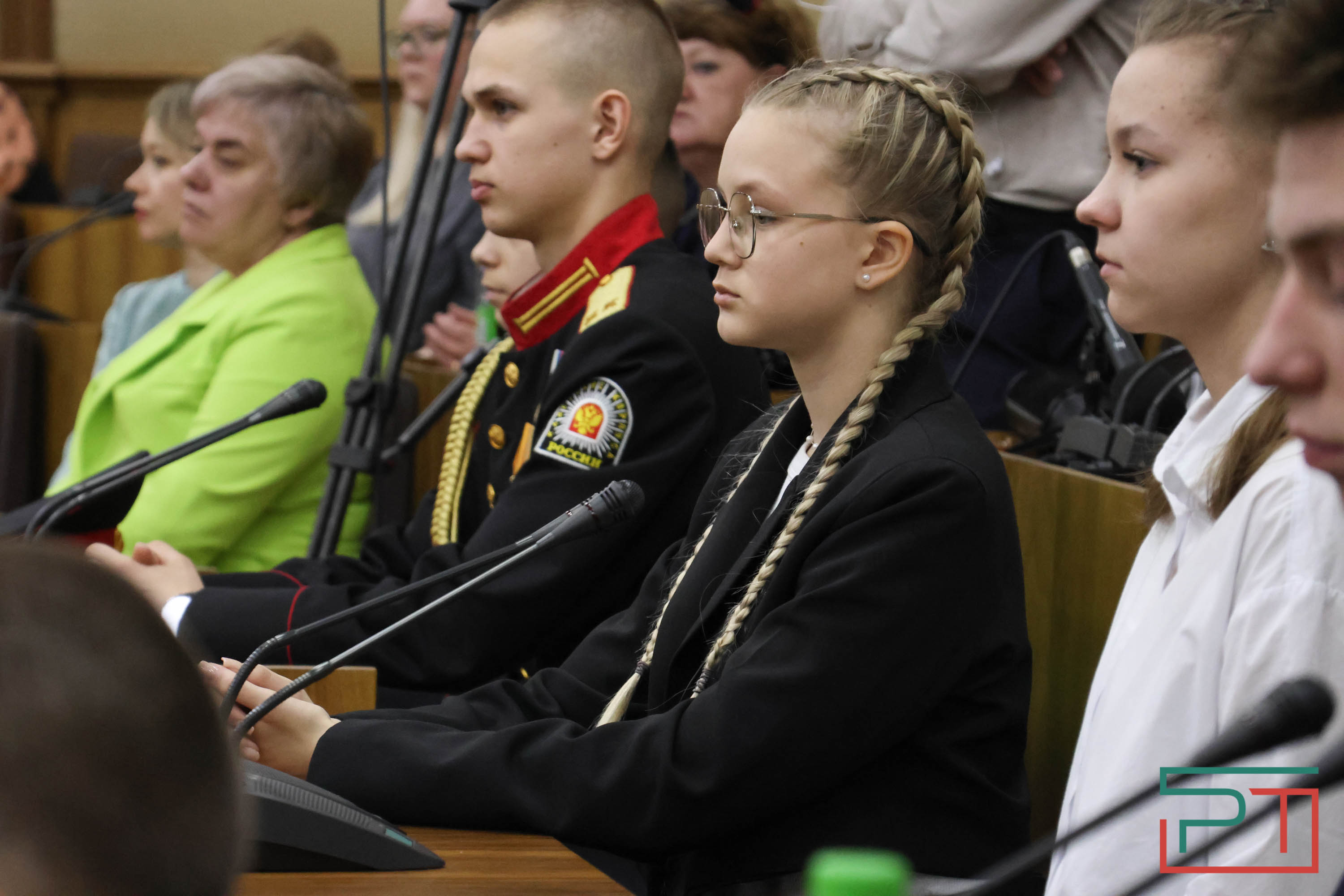 В Госсовете наградили победителей парламентских уроков