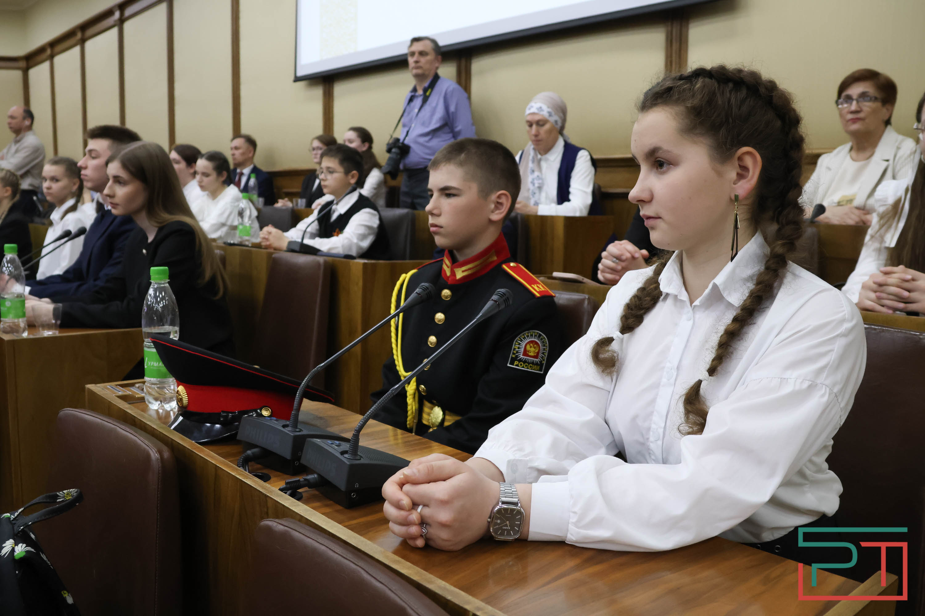 В Госсовете наградили победителей парламентских уроков