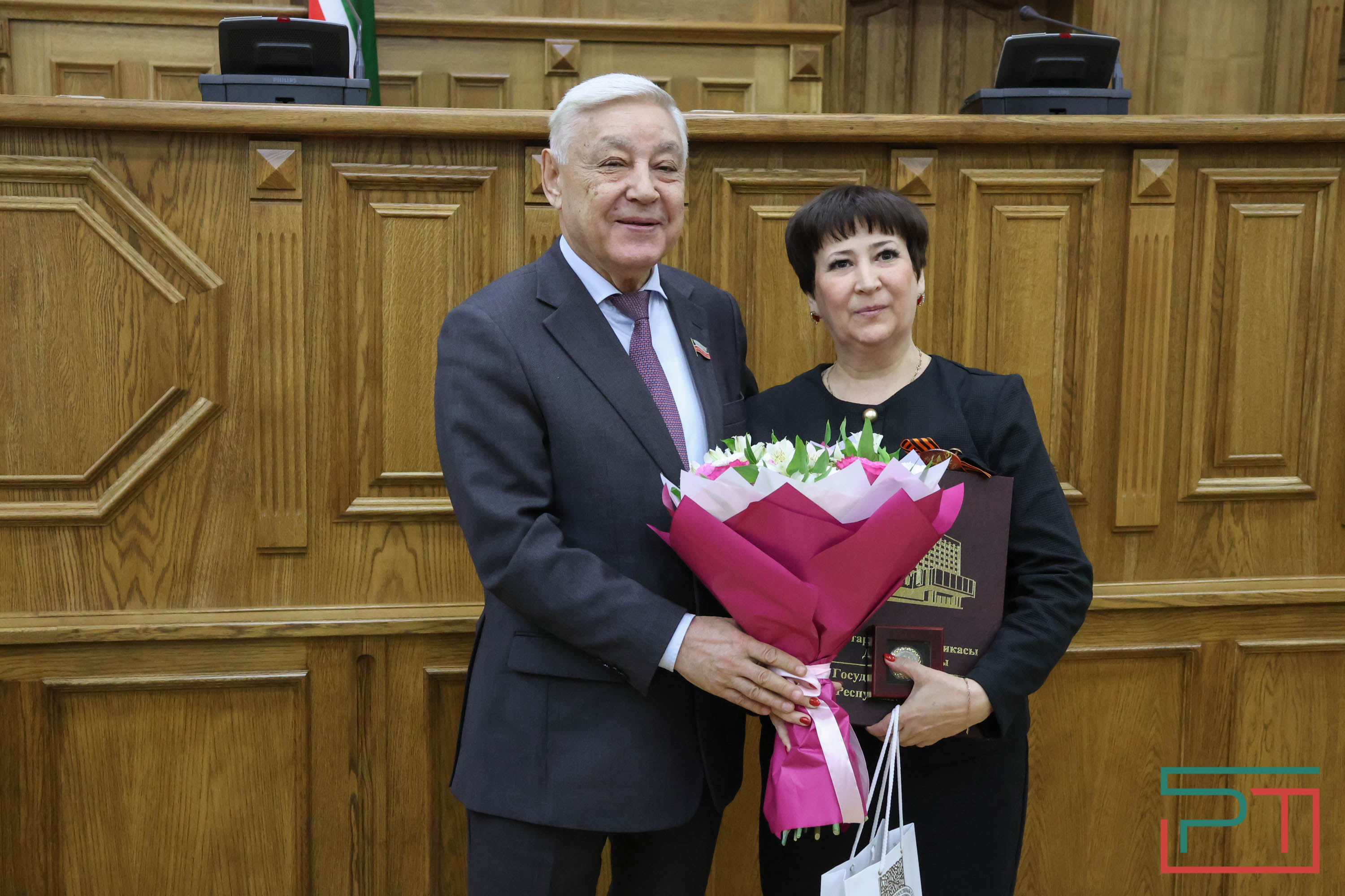 В Госсовете наградили победителей парламентских уроков