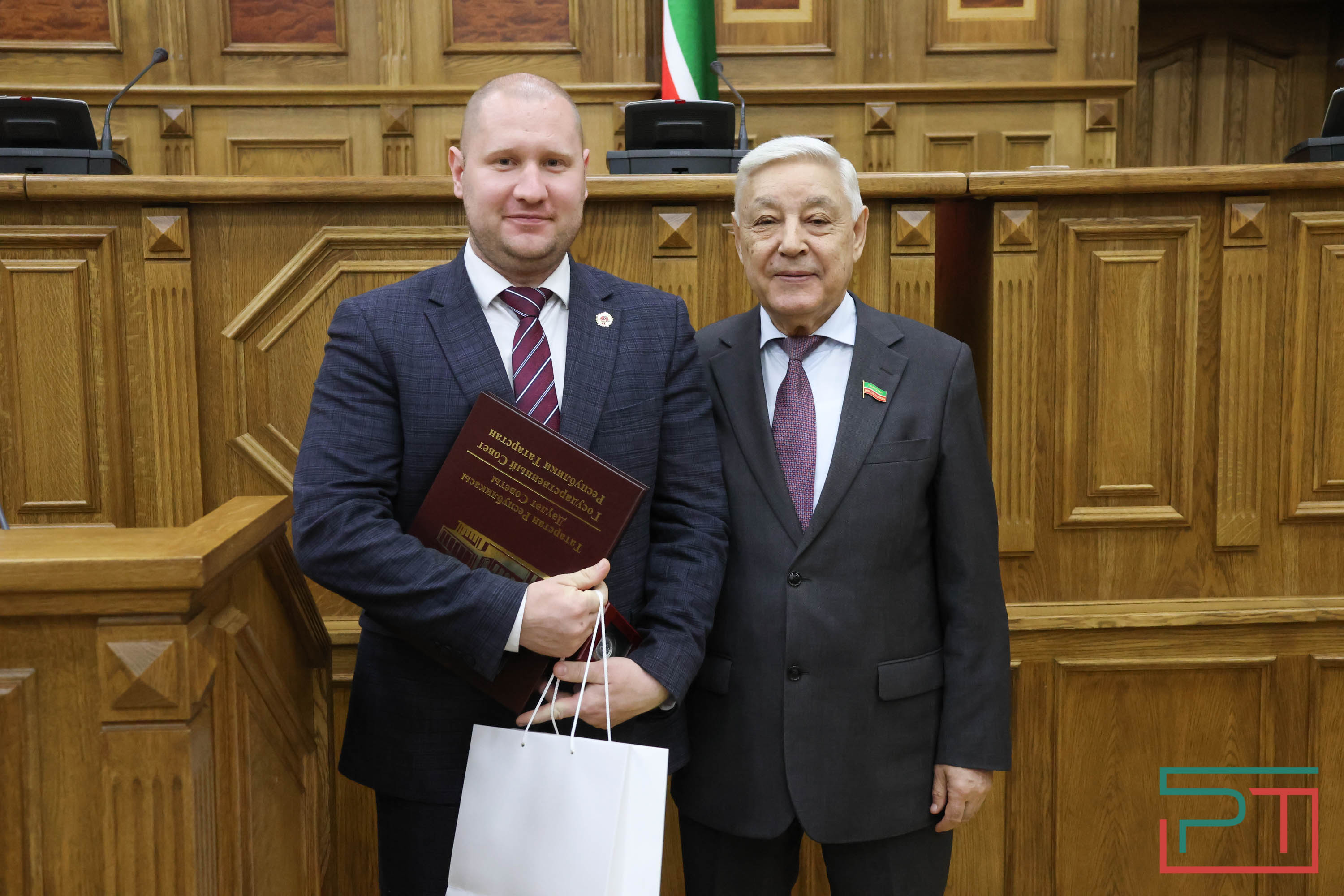 В Госсовете наградили победителей парламентских уроков