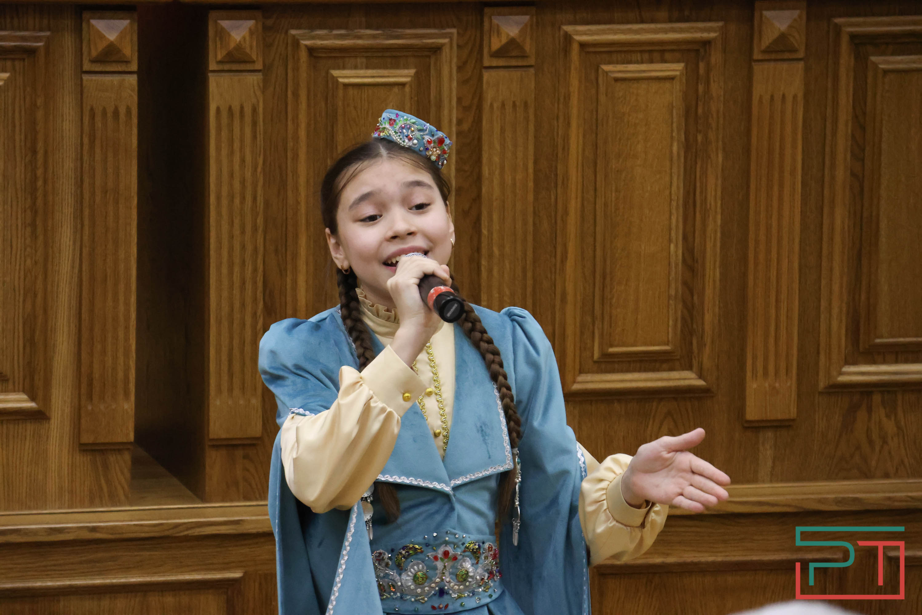 В Госсовете наградили победителей парламентских уроков