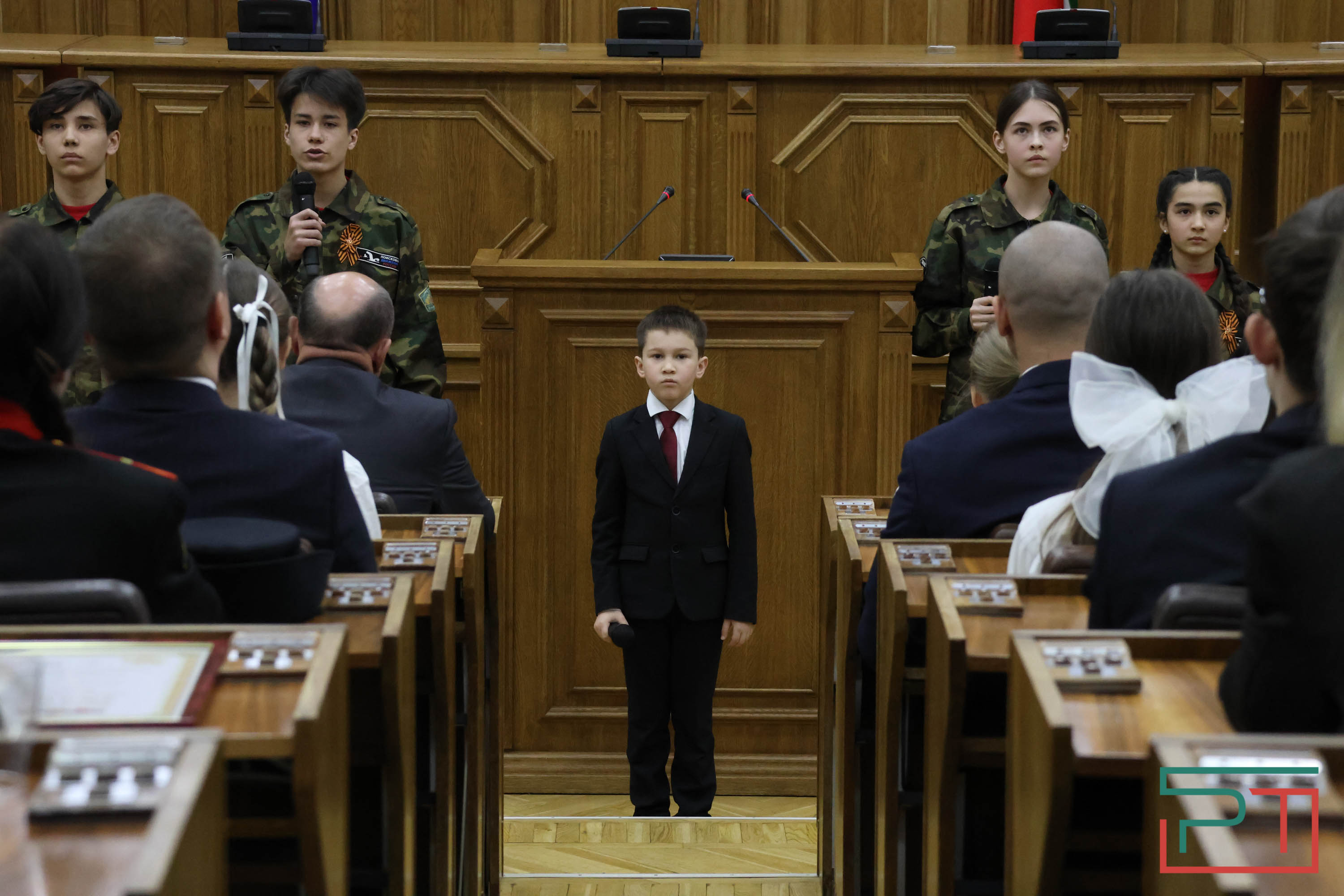 В Госсовете наградили победителей парламентских уроков