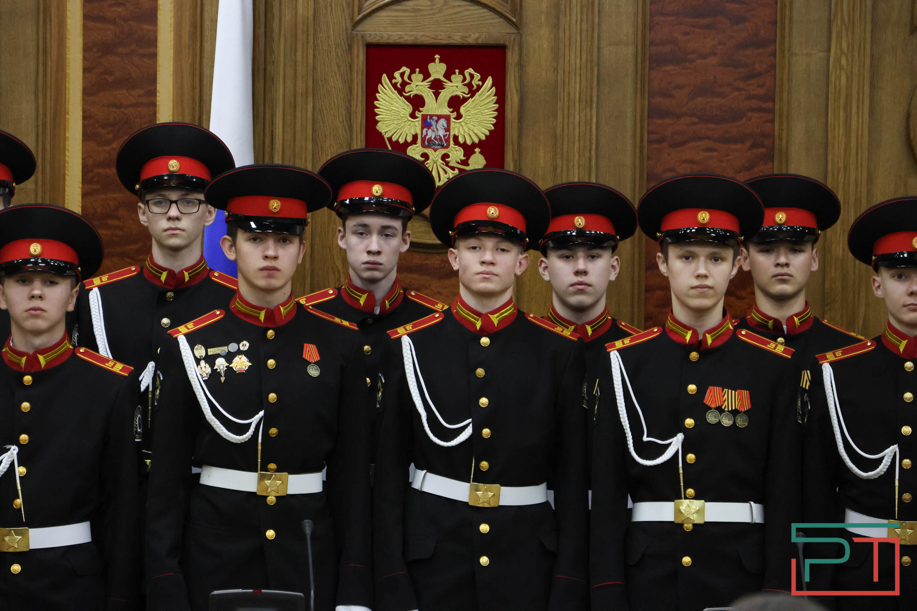 В Госсовете наградили победителей парламентских уроков