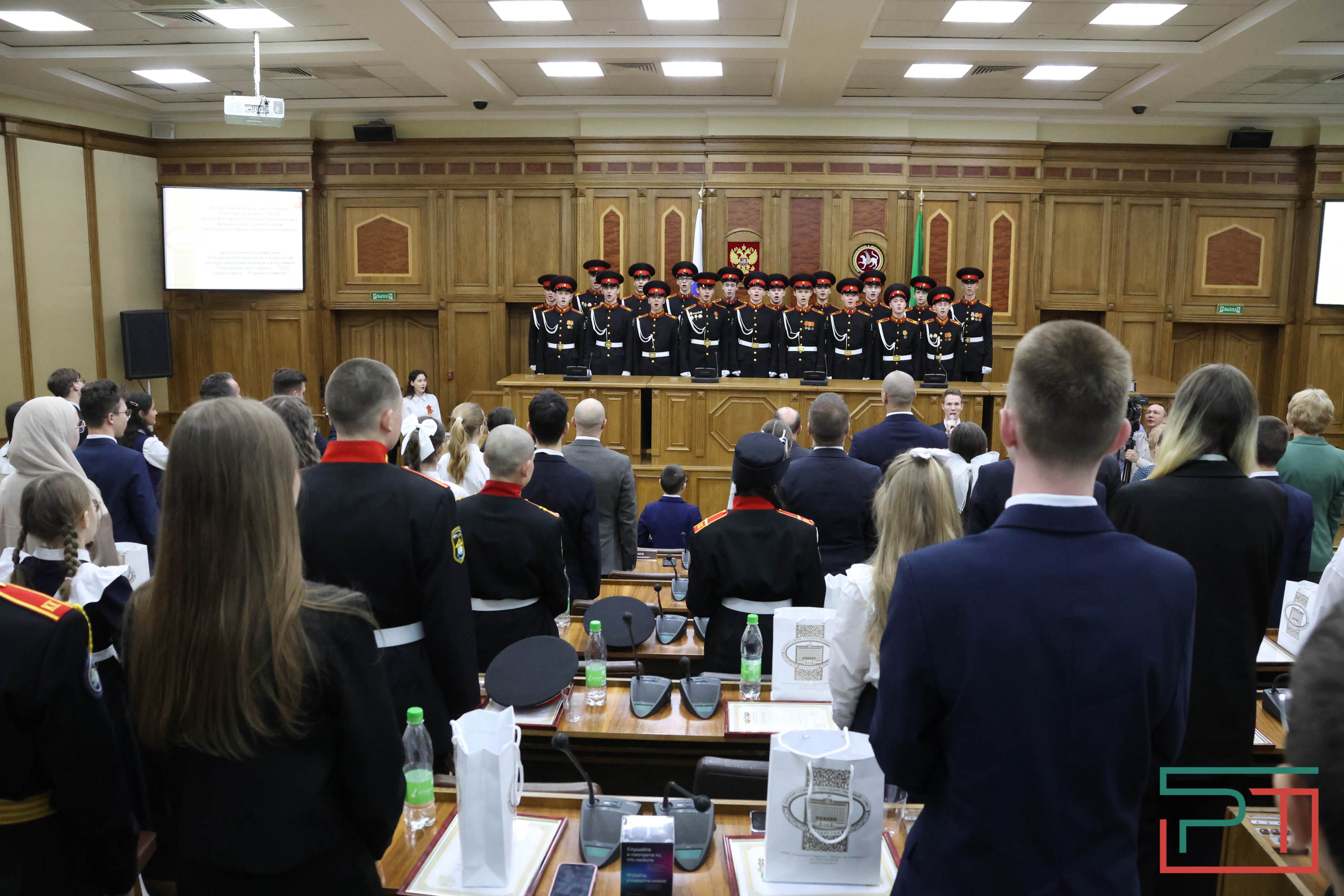 В Госсовете наградили победителей парламентских уроков