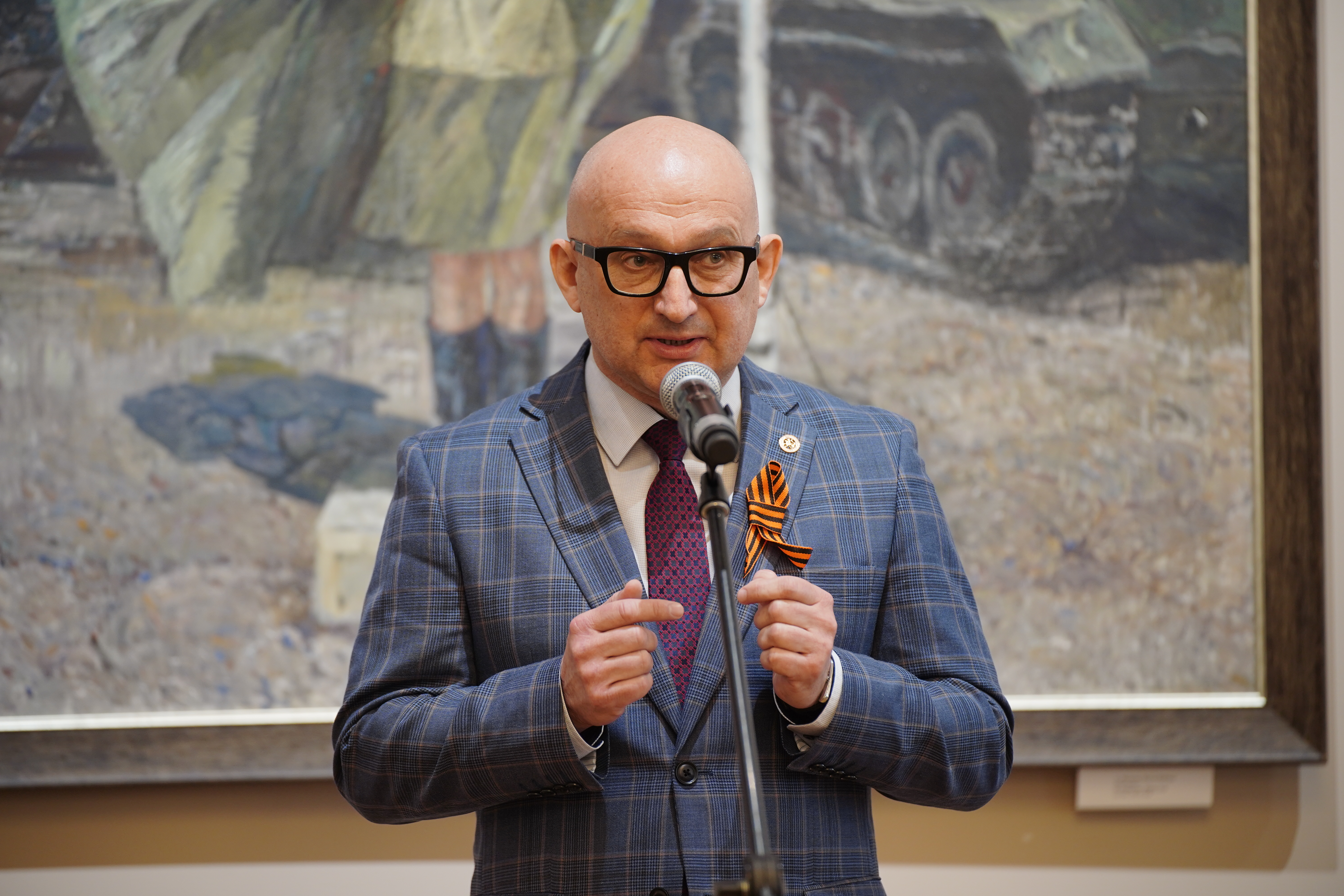 В Казани открылась выставка «Вечный огонь нашей памяти» к 80-летию Победы