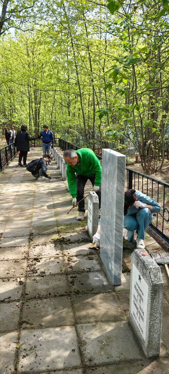 В Казани провели уборку воинских захоронений, признанных культурным наследием