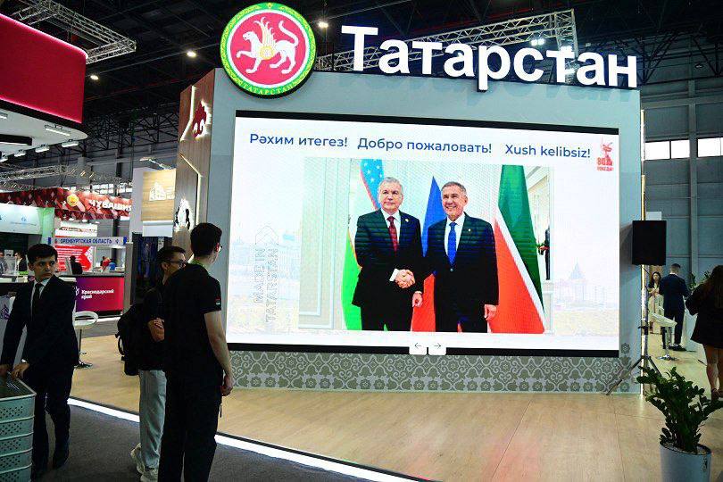 Минниханов в Узбекистане принял участие в выставке «ИННОПРОМ. Центральная Азия»