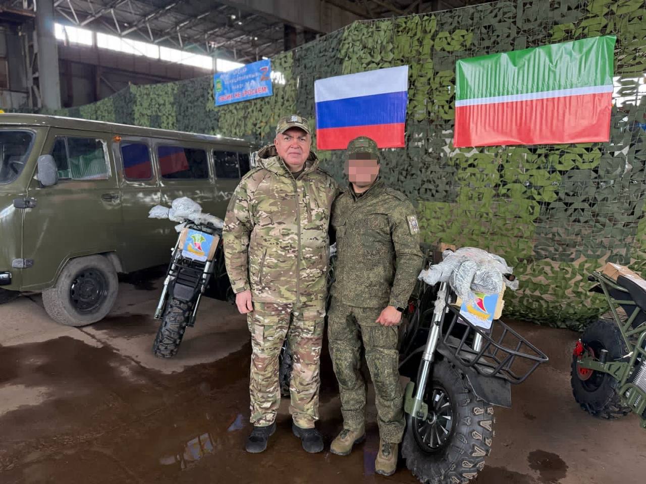 Главы районов Татарстана привезли спецтехнику и оборудование бойцам СВО