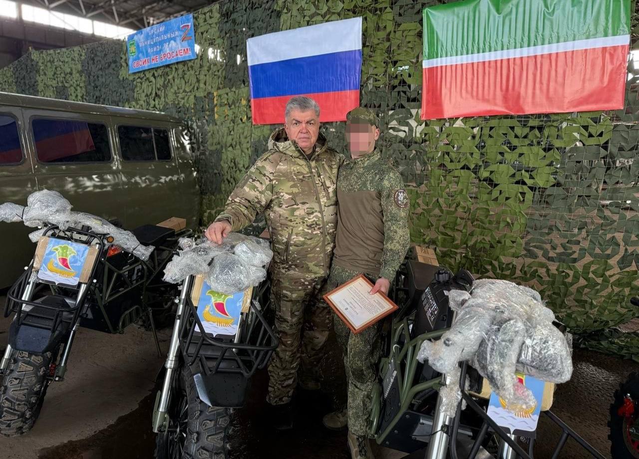 Главы районов Татарстана привезли спецтехнику и оборудование бойцам СВО