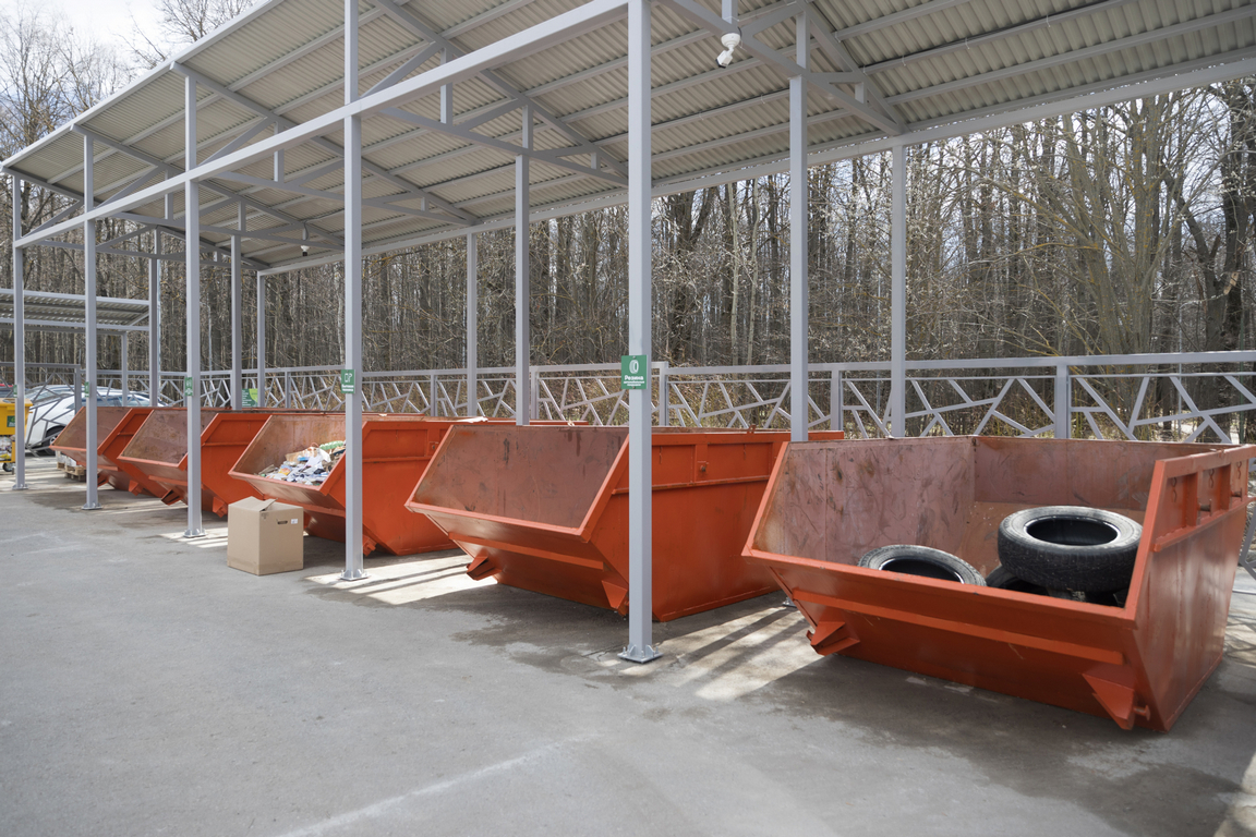 За неправильный мусор – штраф: видеокамеры следят за казанцами на контейнерных площадках  