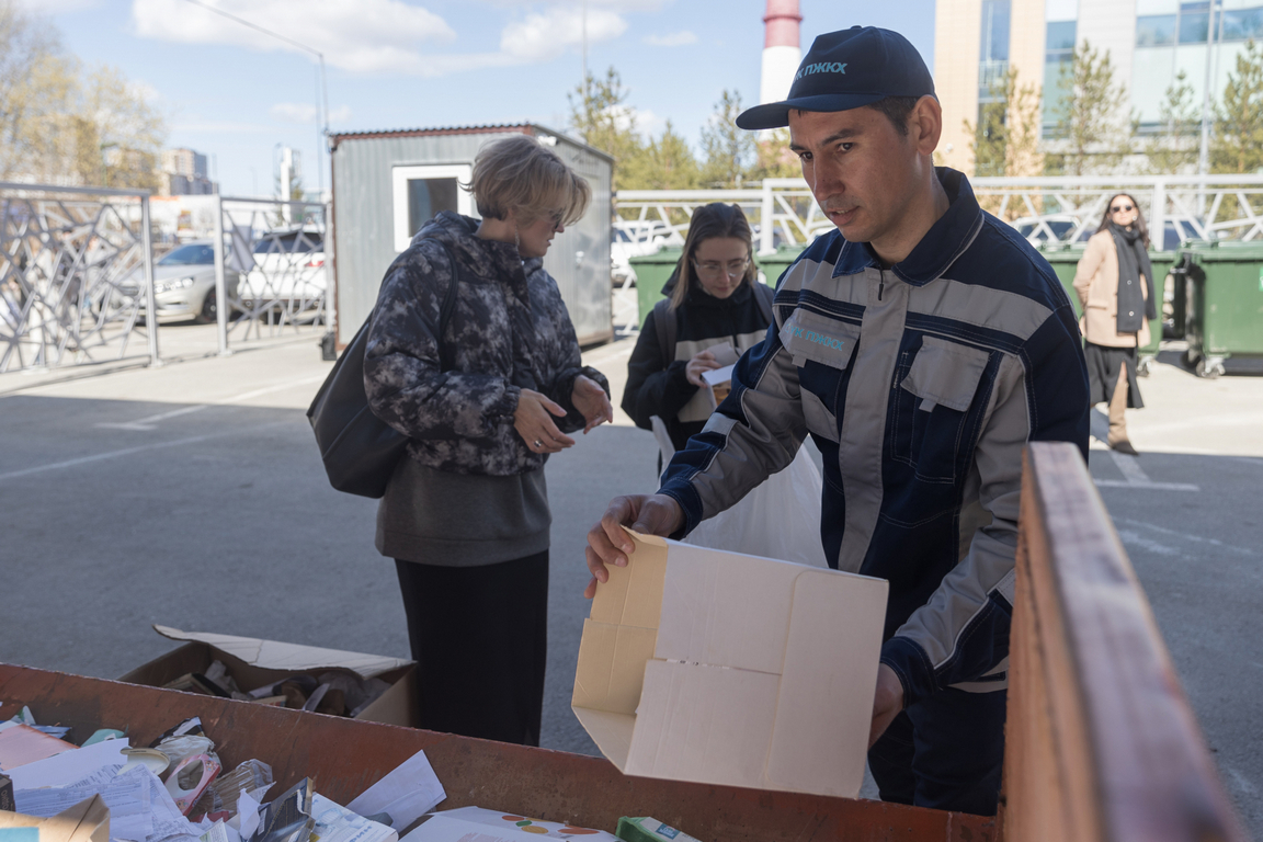 За неправильный мусор – штраф: видеокамеры следят за казанцами на контейнерных площадках  