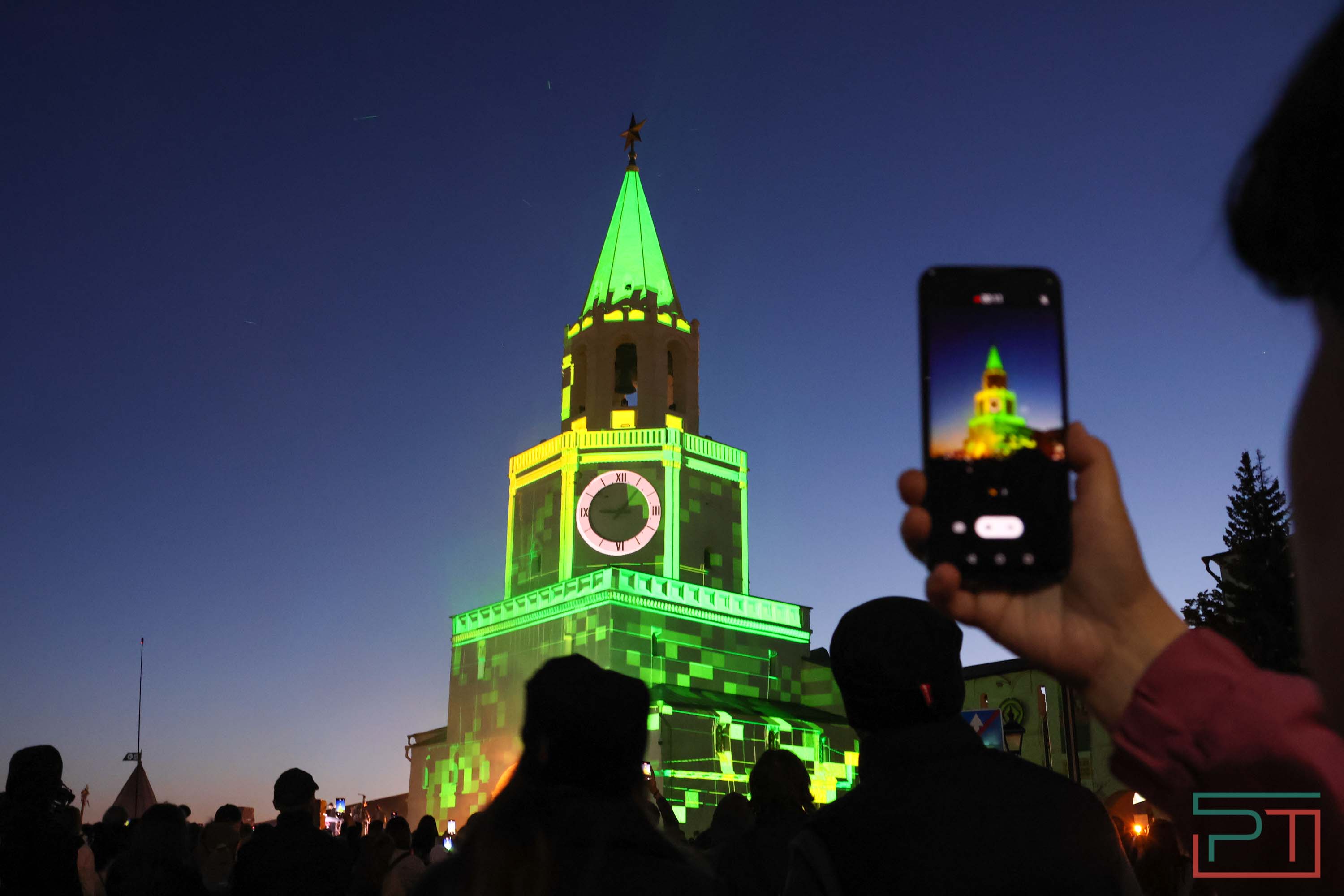 Луч света в царстве пикселей: в Казани стартовал фестиваль «НУР» – видео