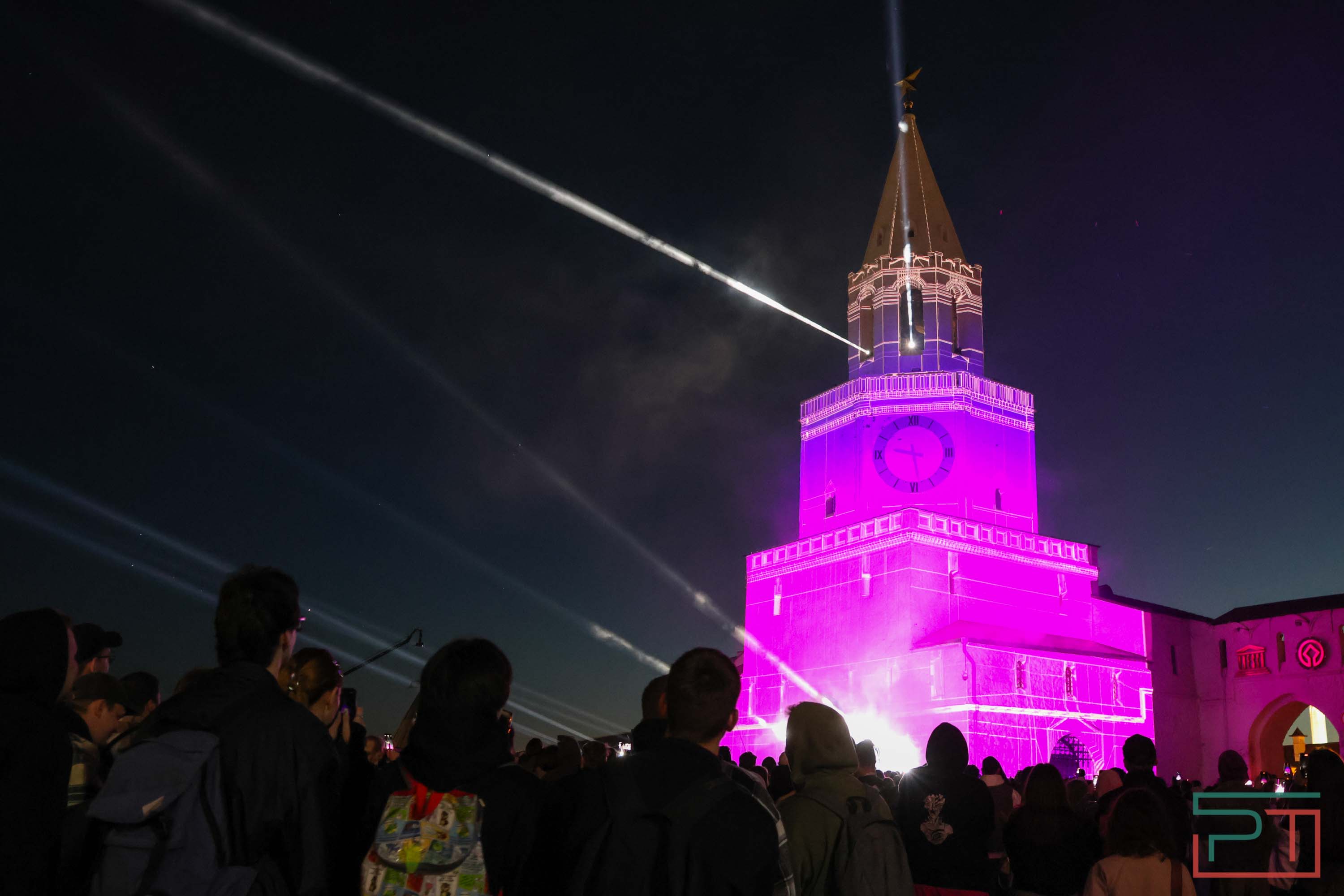 Луч света в царстве пикселей: в Казани стартовал фестиваль «НУР» – видео