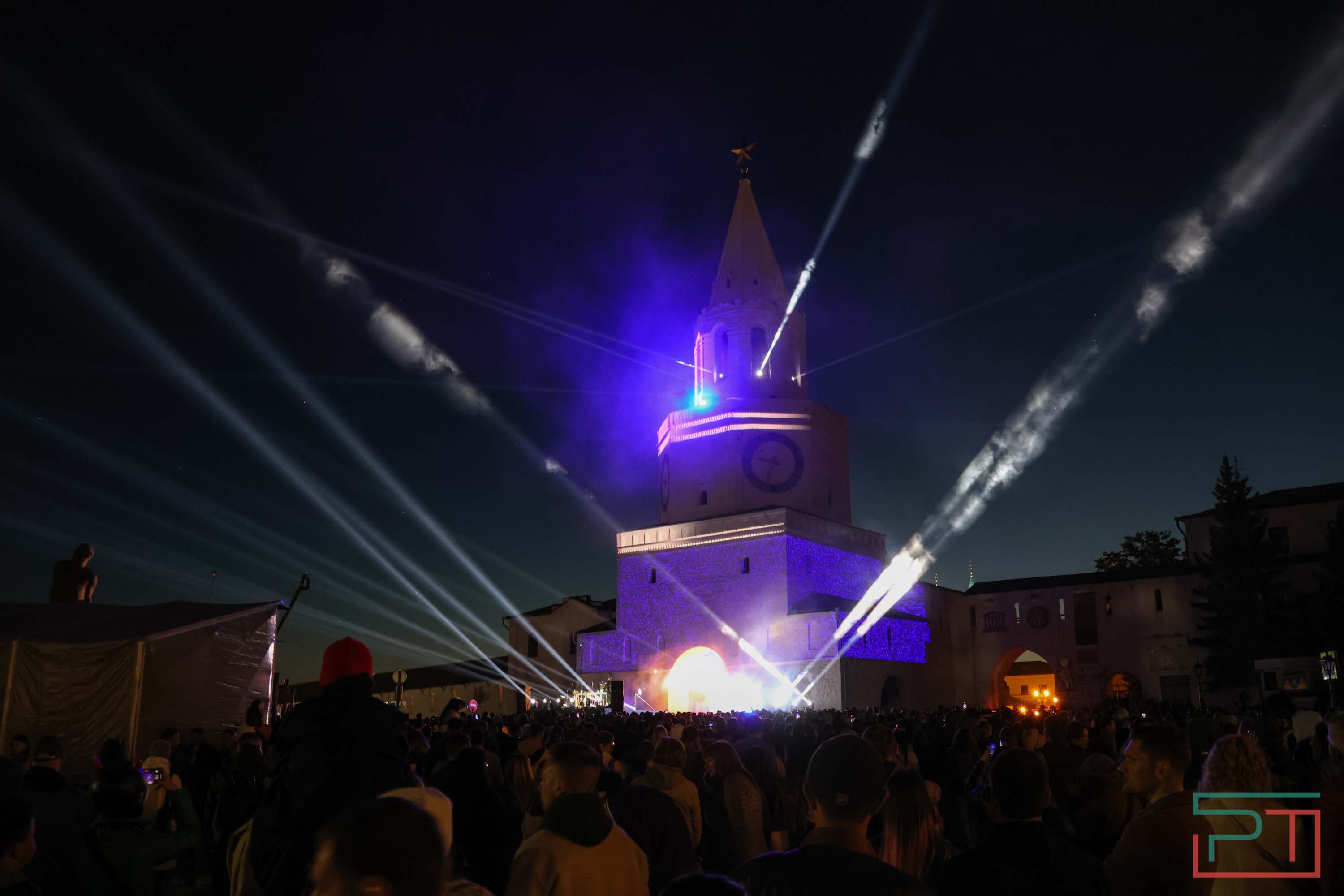 Луч света в царстве пикселей: в Казани стартовал фестиваль «НУР» – видео