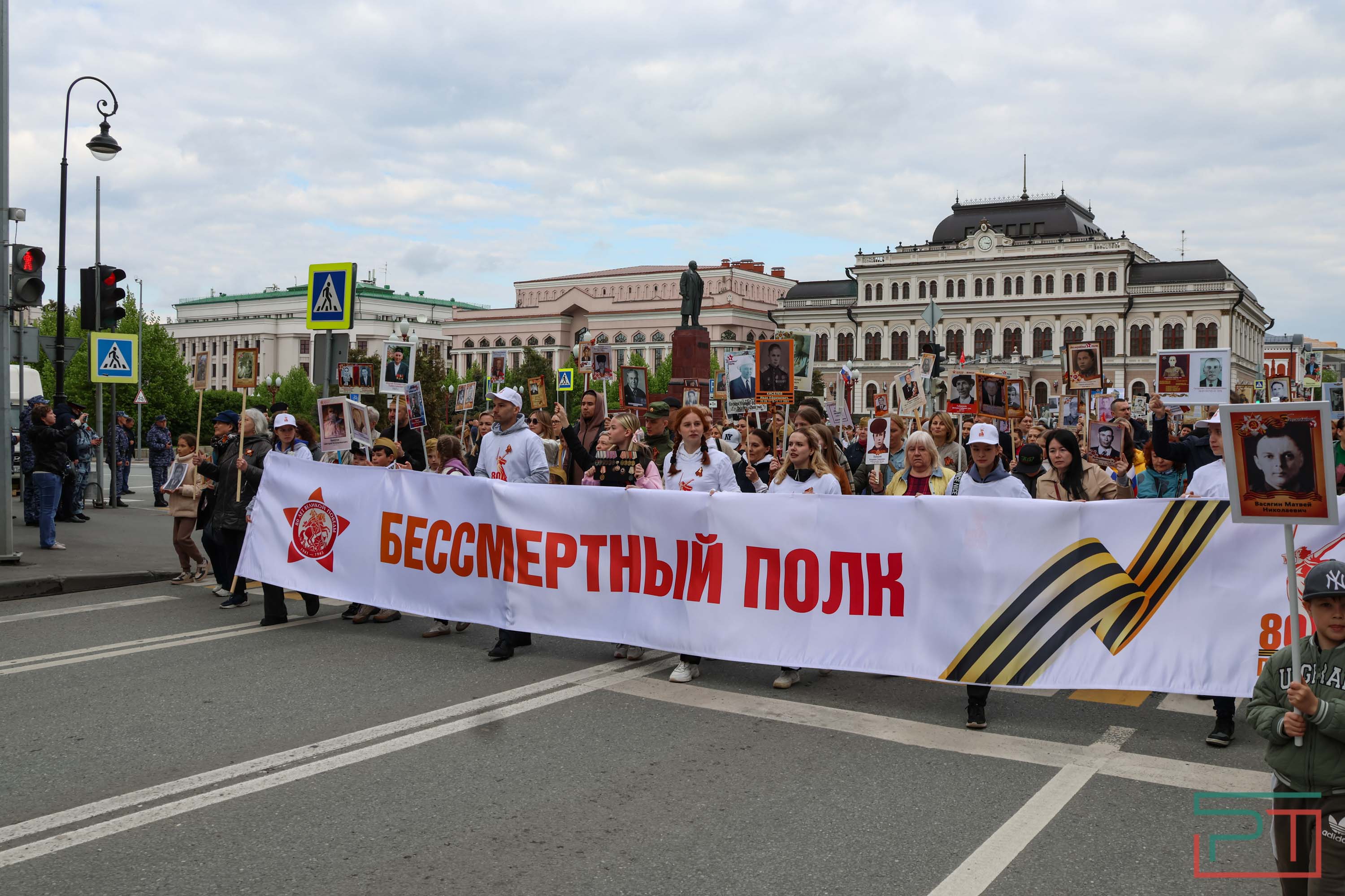 Шествие «Бессмертный полк» в Казани
