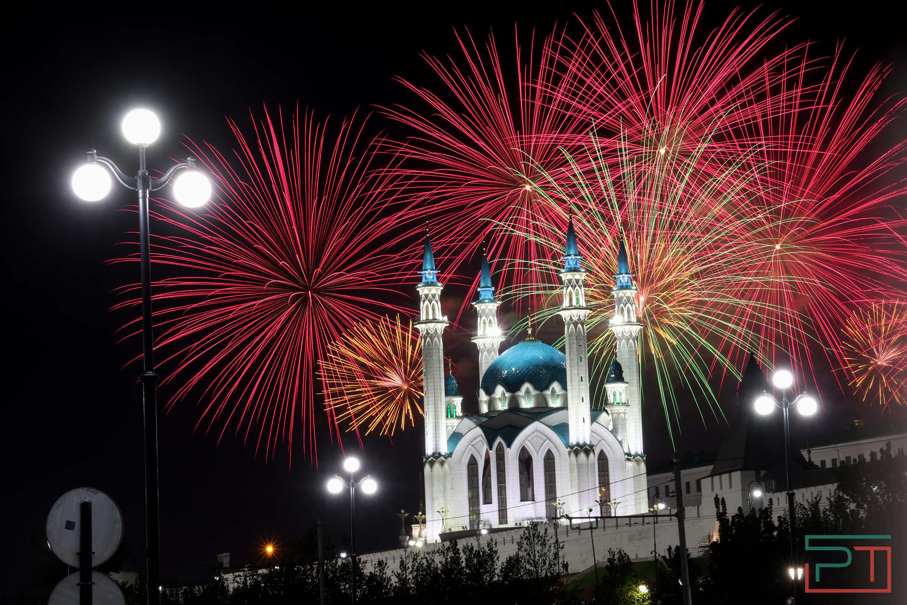 Салют в Казани 9 мая