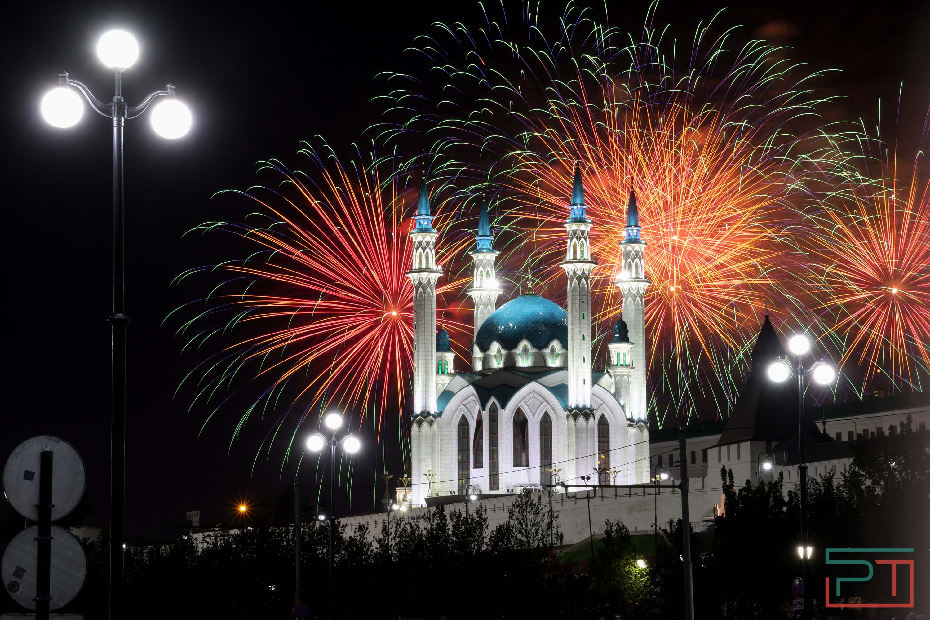 Салют в Казани 9 мая