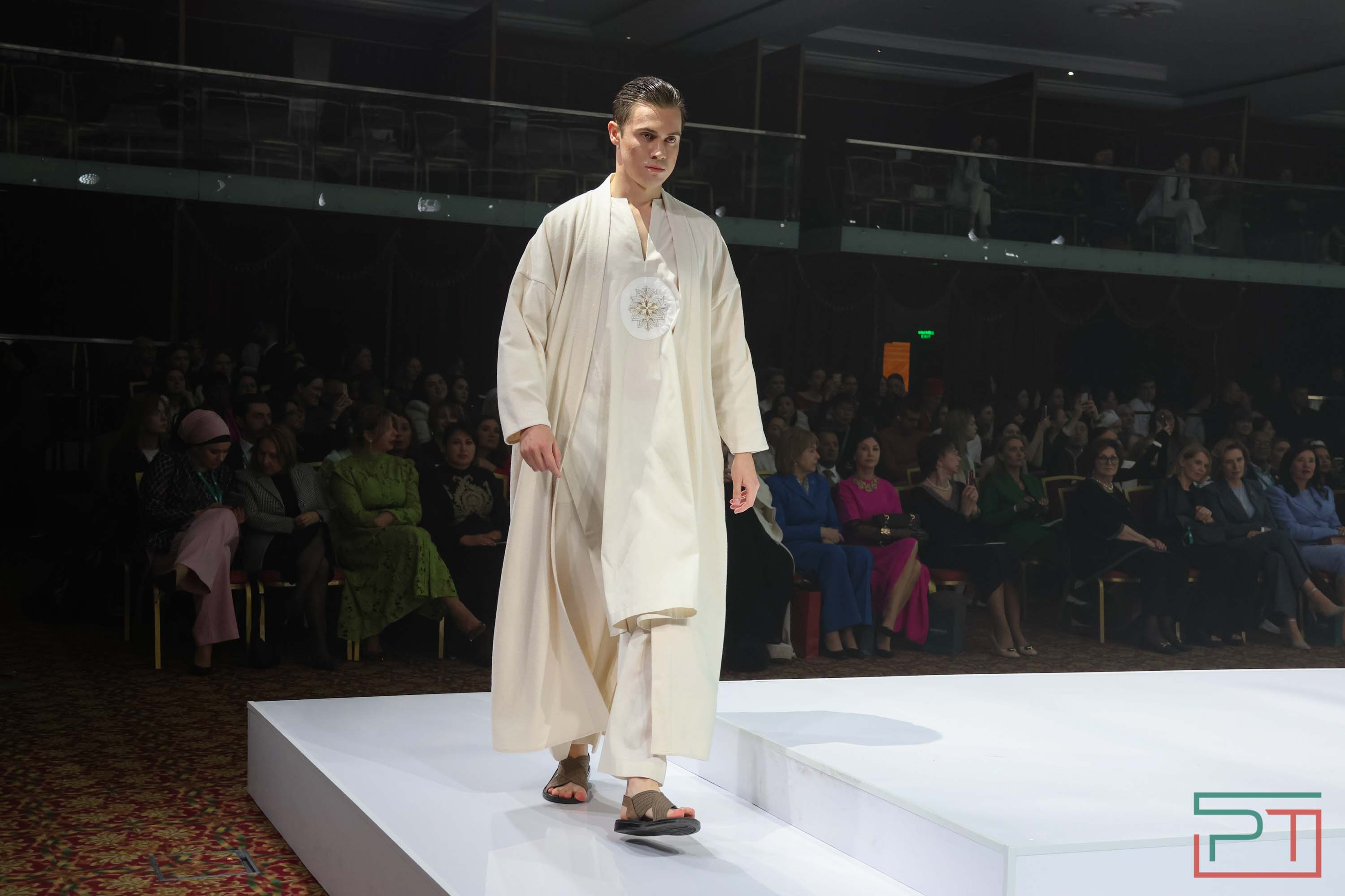 Показ благопристойной моды Modest Fashion Day