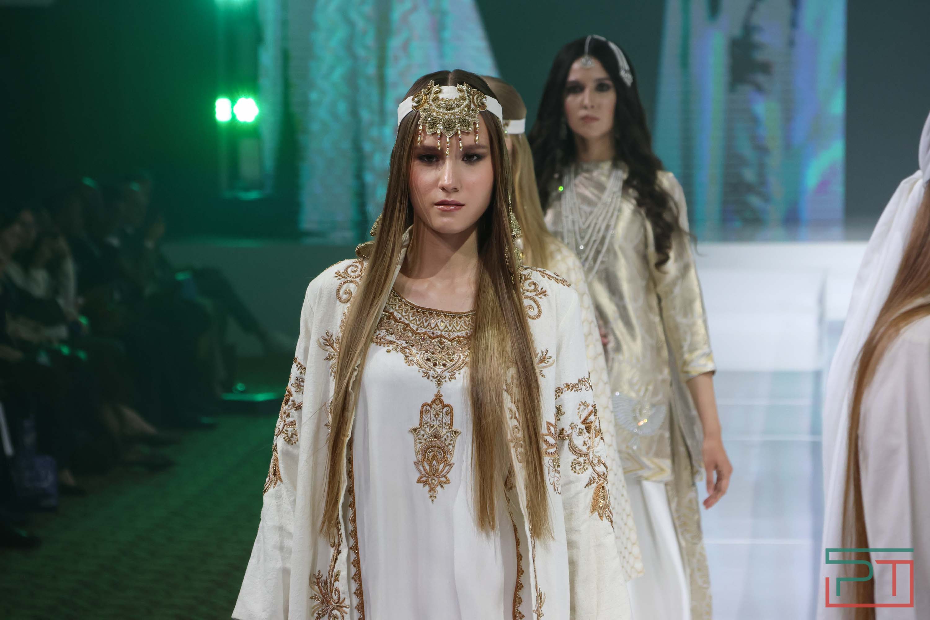 Показ благопристойной моды Modest Fashion Day