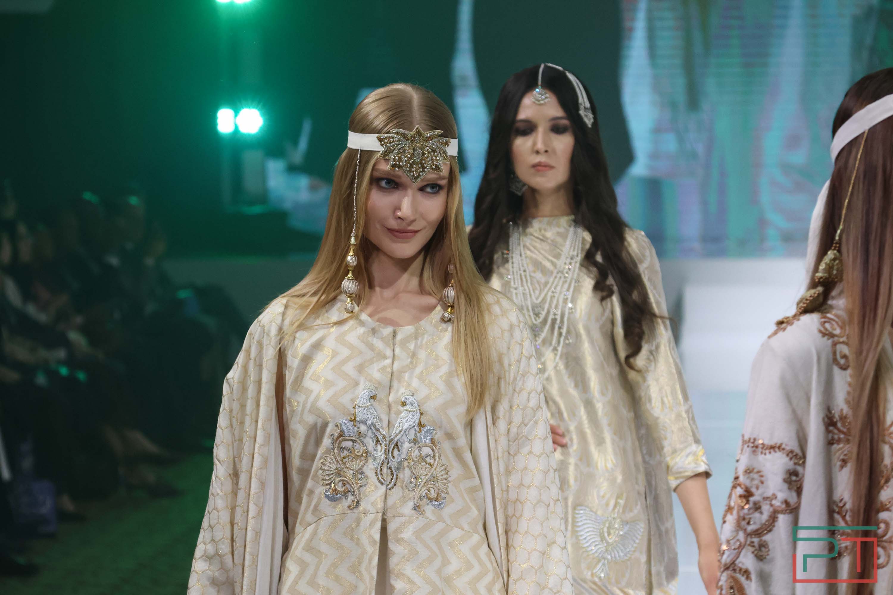 Показ благопристойной моды Modest Fashion Day