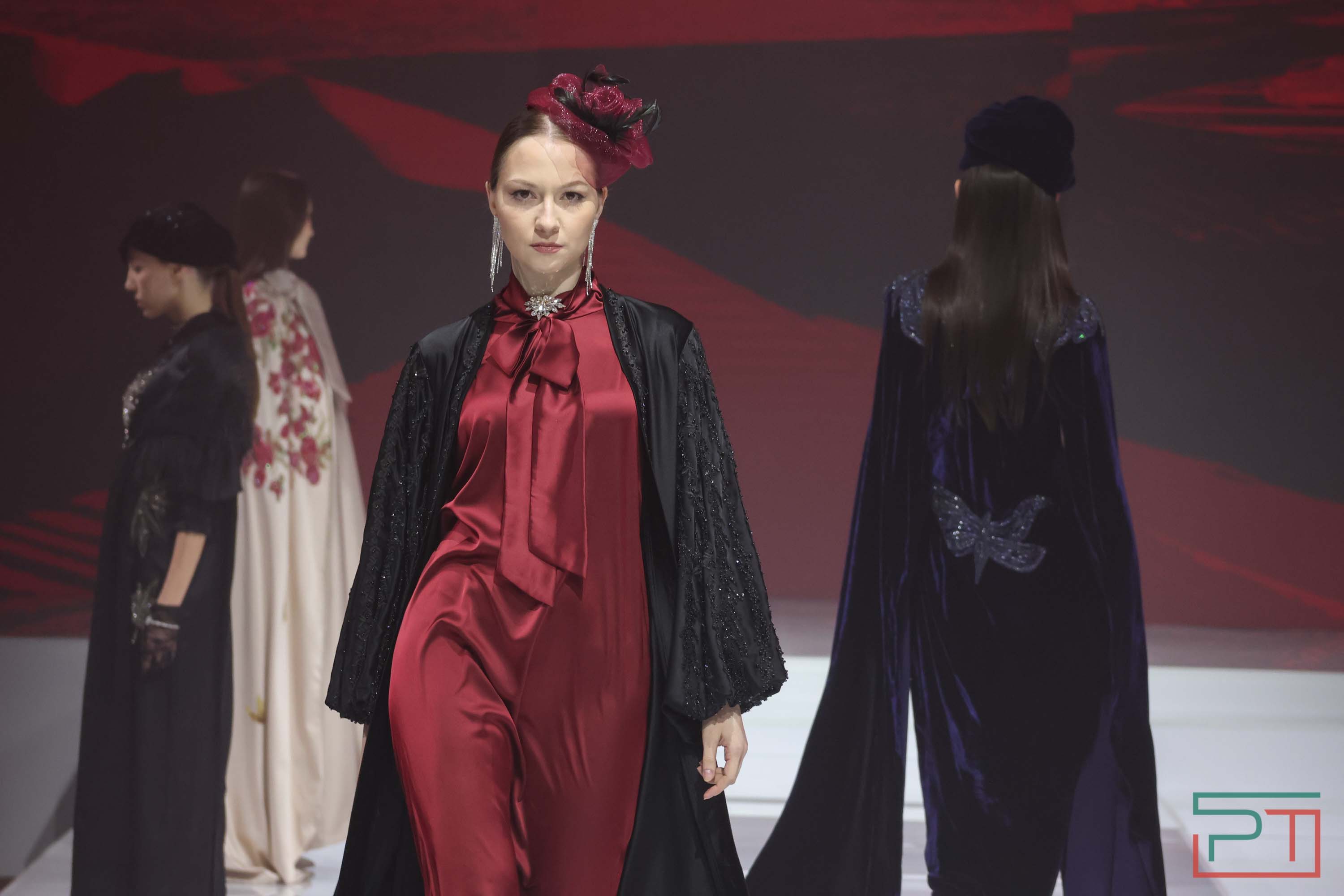 Показ благопристойной моды Modest Fashion Day