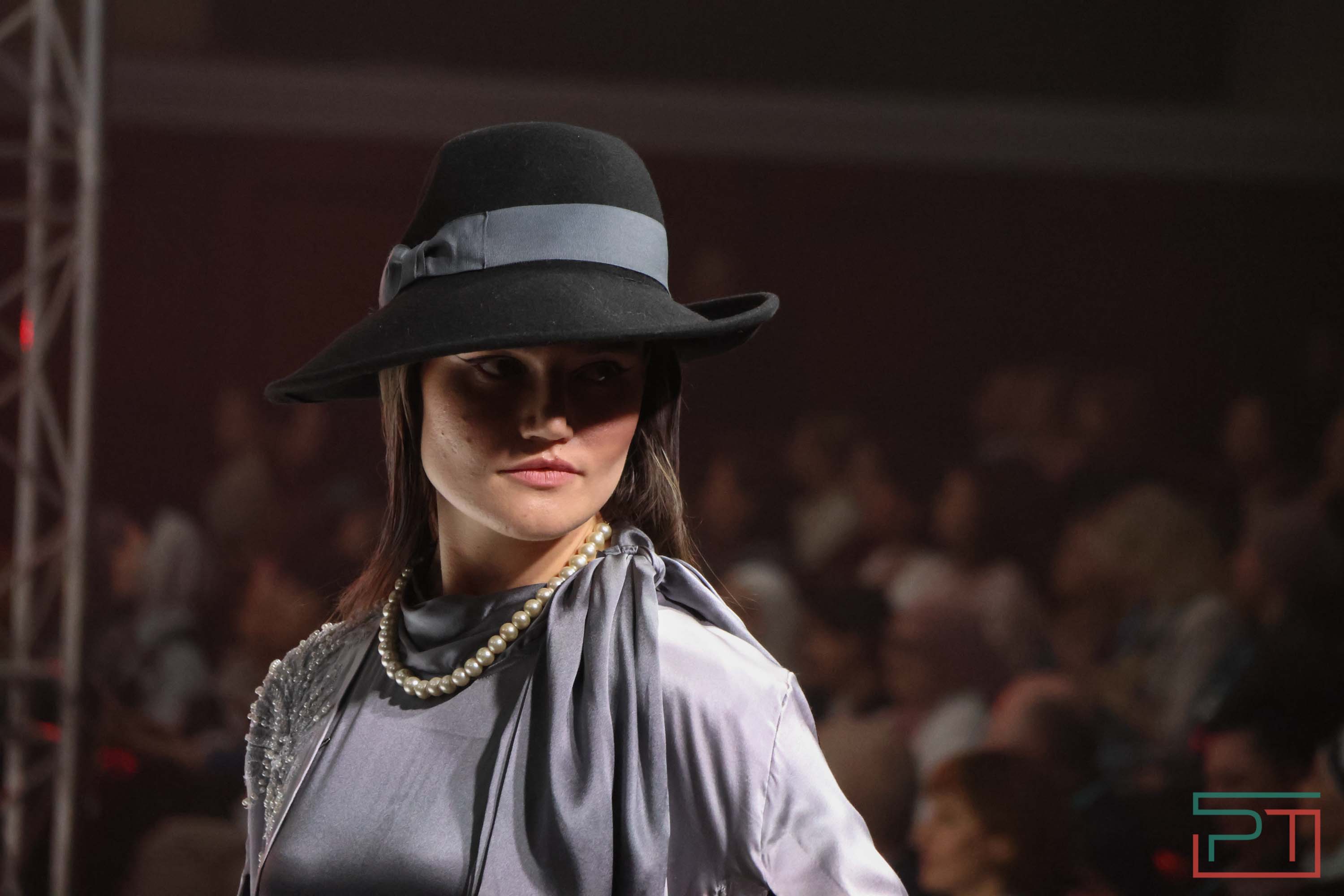 Показ благопристойной моды Modest Fashion Day