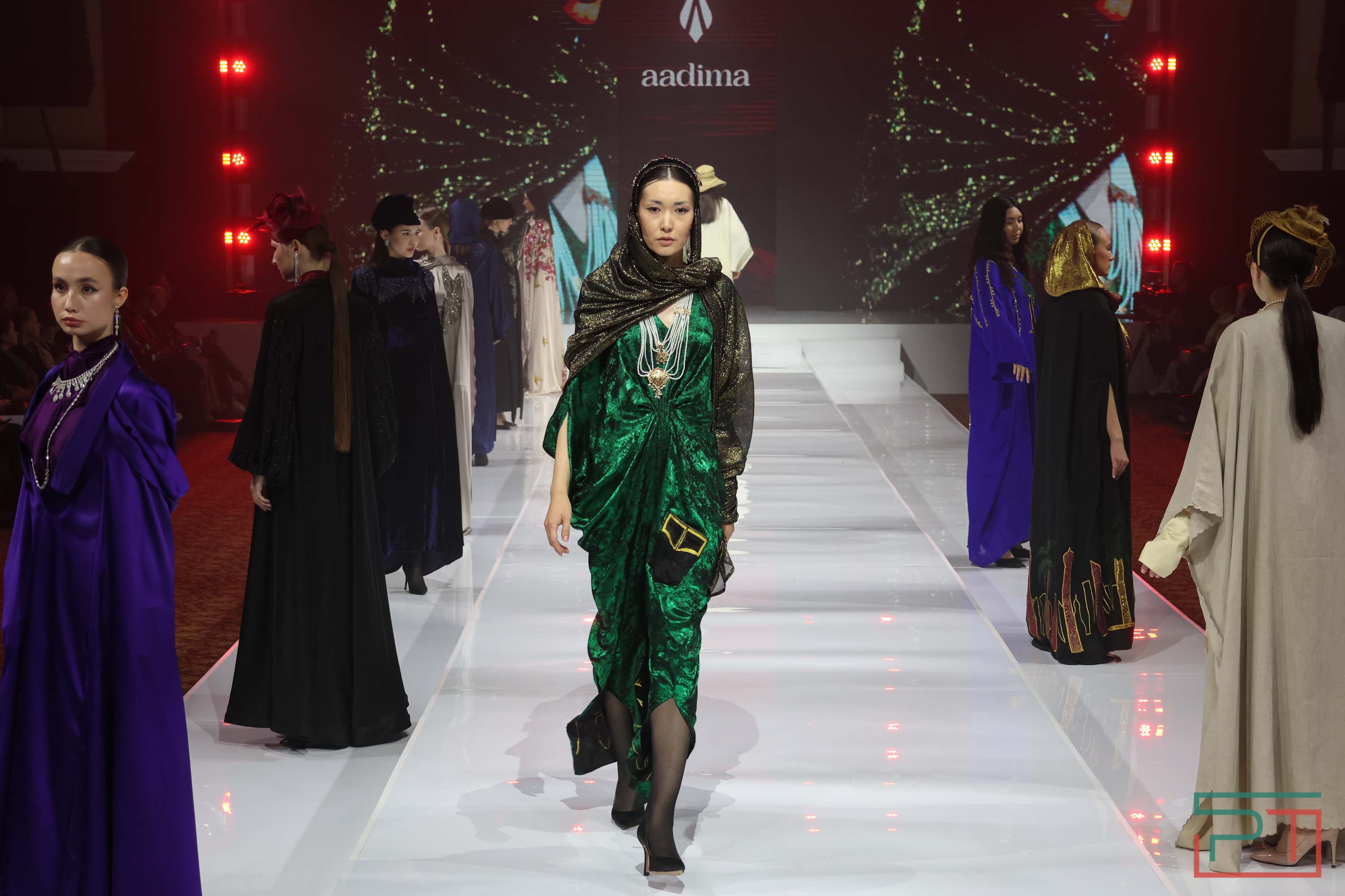 Показ благопристойной моды Modest Fashion Day