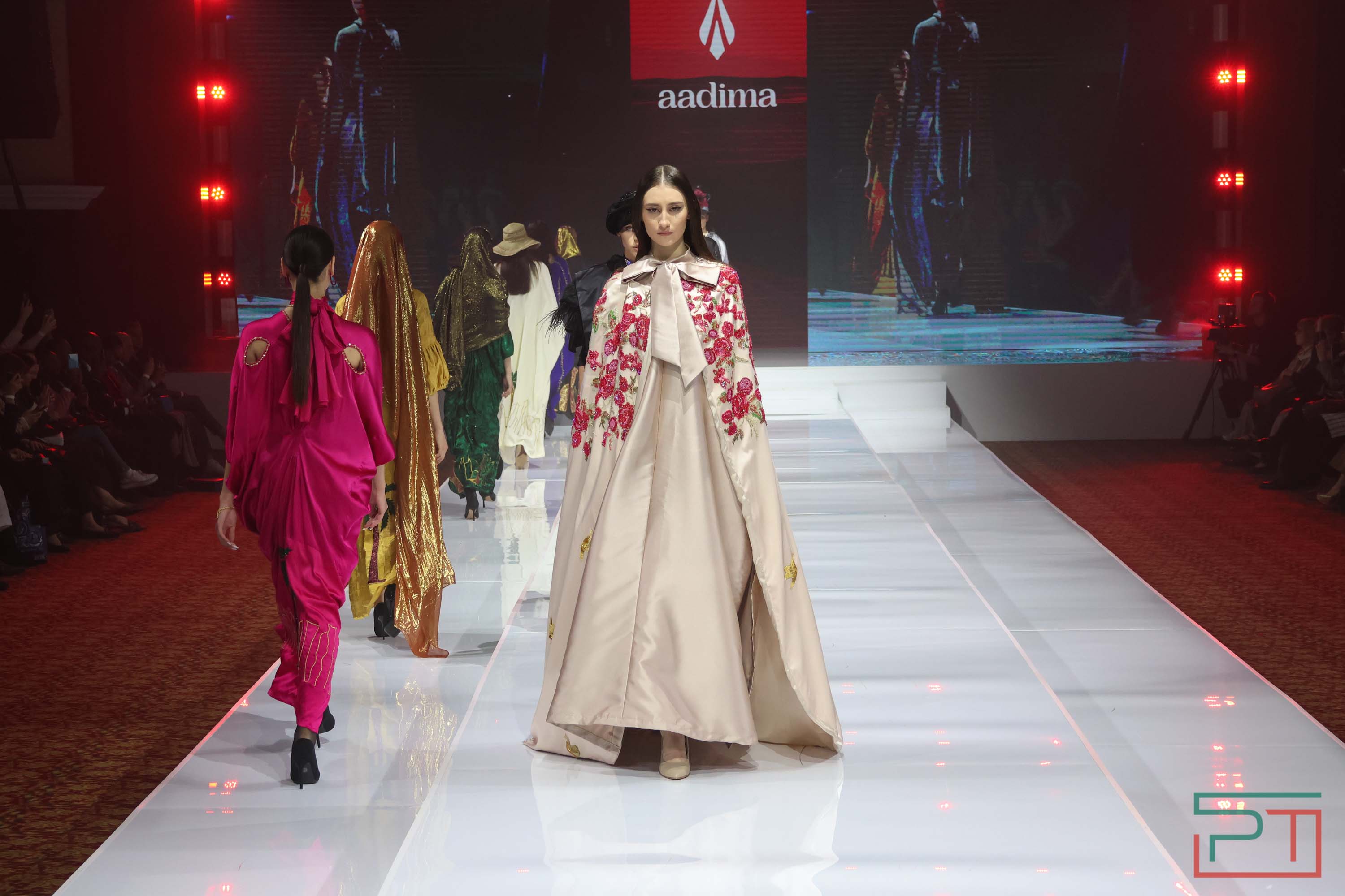 Показ благопристойной моды Modest Fashion Day