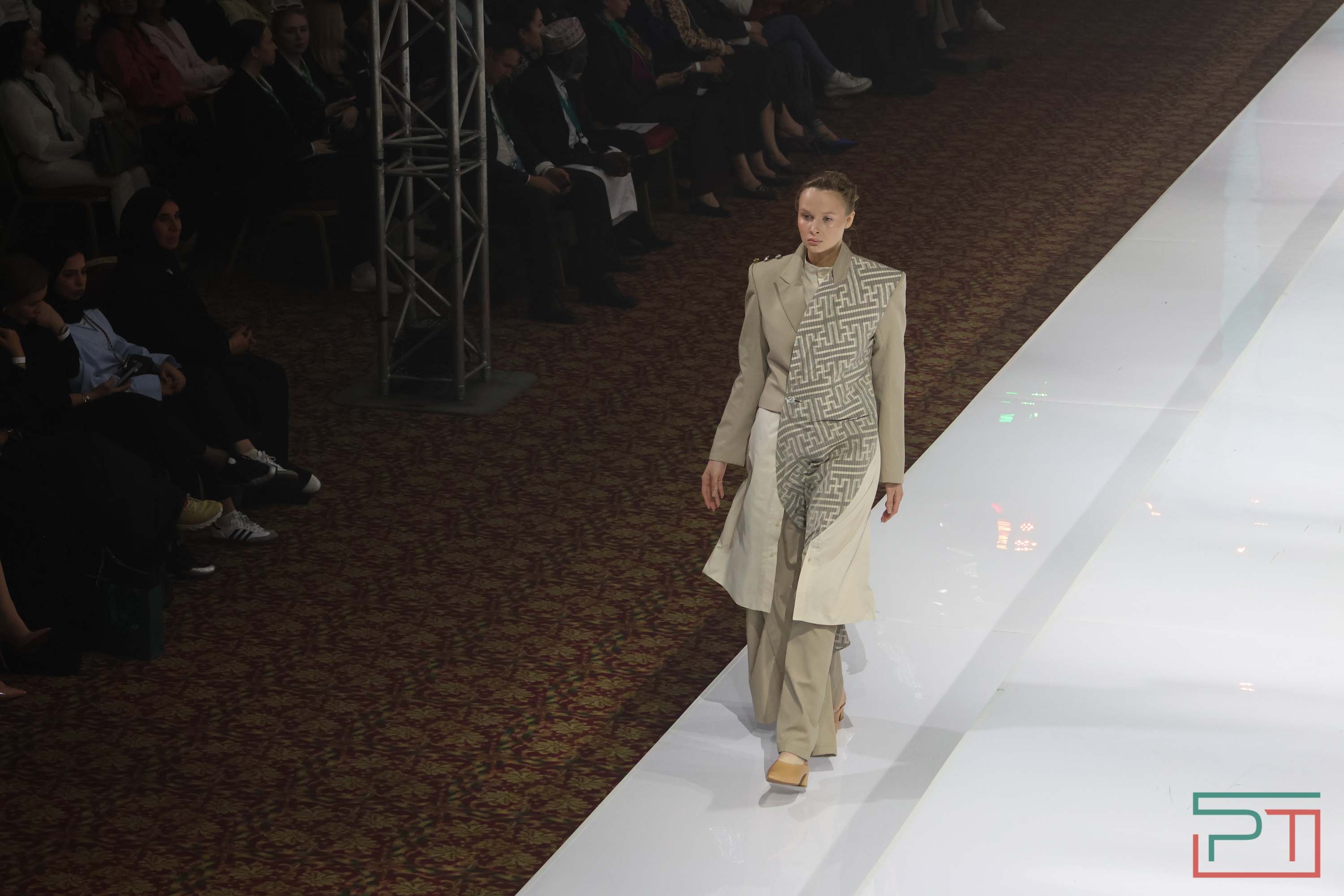 Показ благопристойной моды Modest Fashion Day