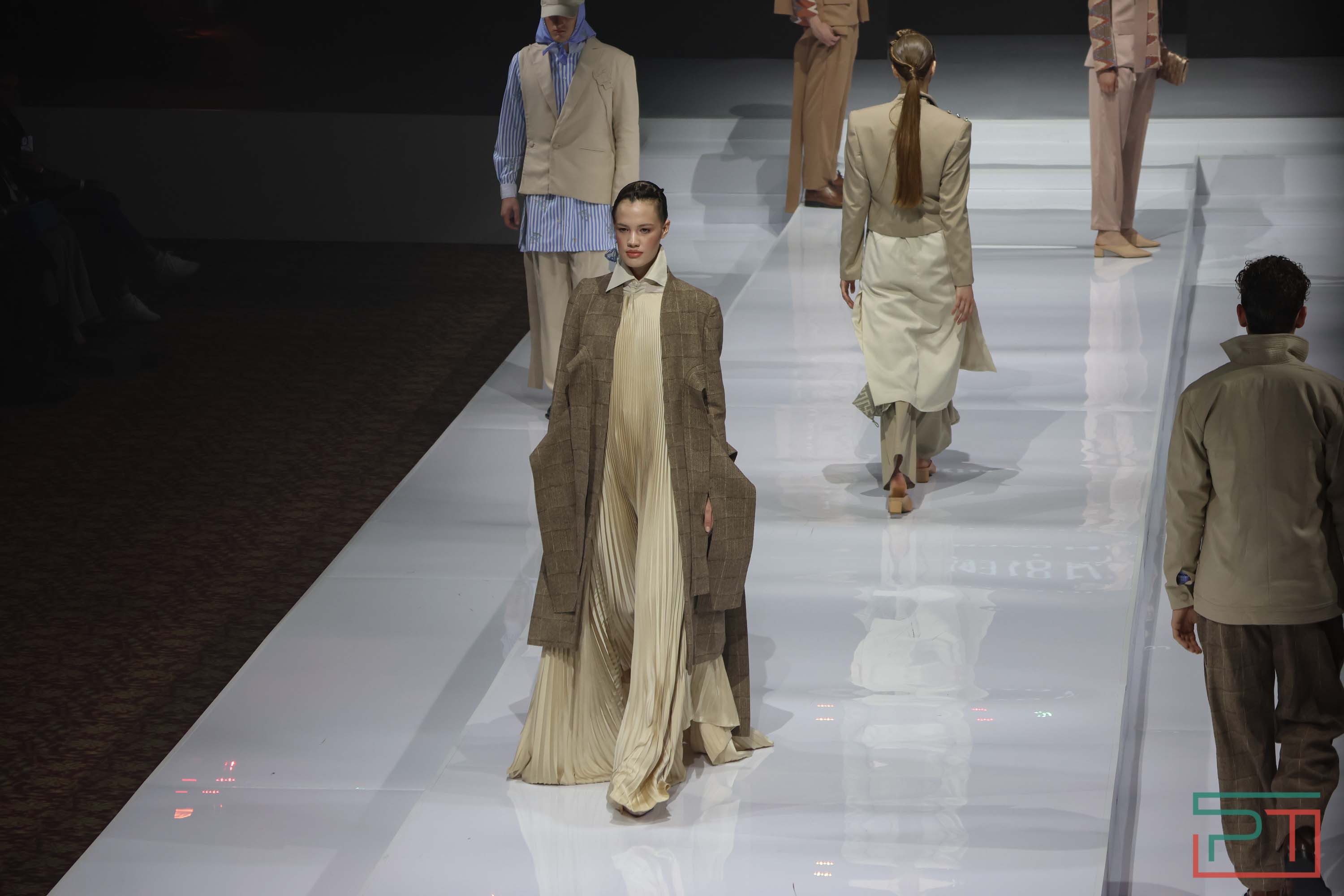 Показ благопристойной моды Modest Fashion Day