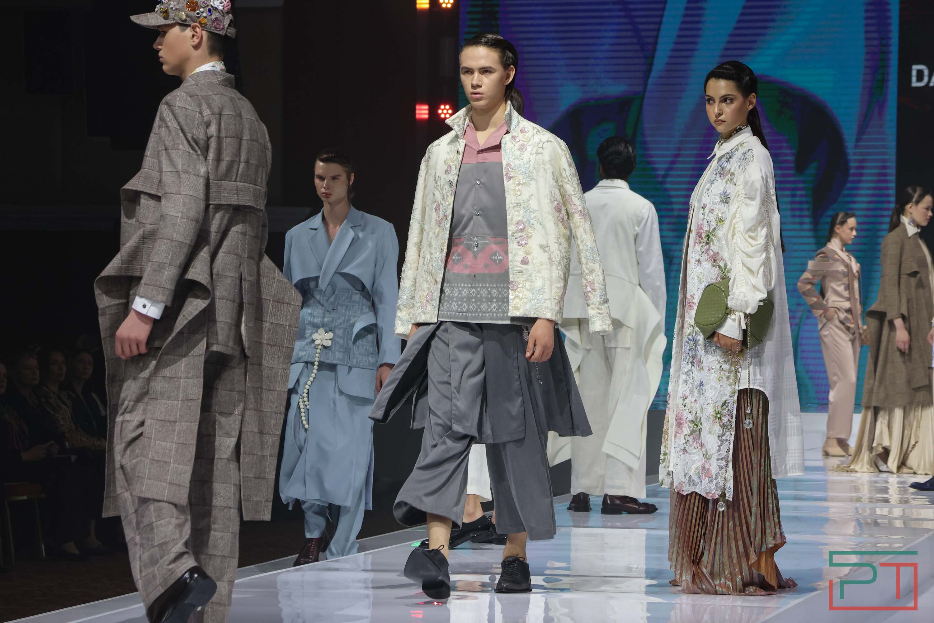 Показ благопристойной моды Modest Fashion Day