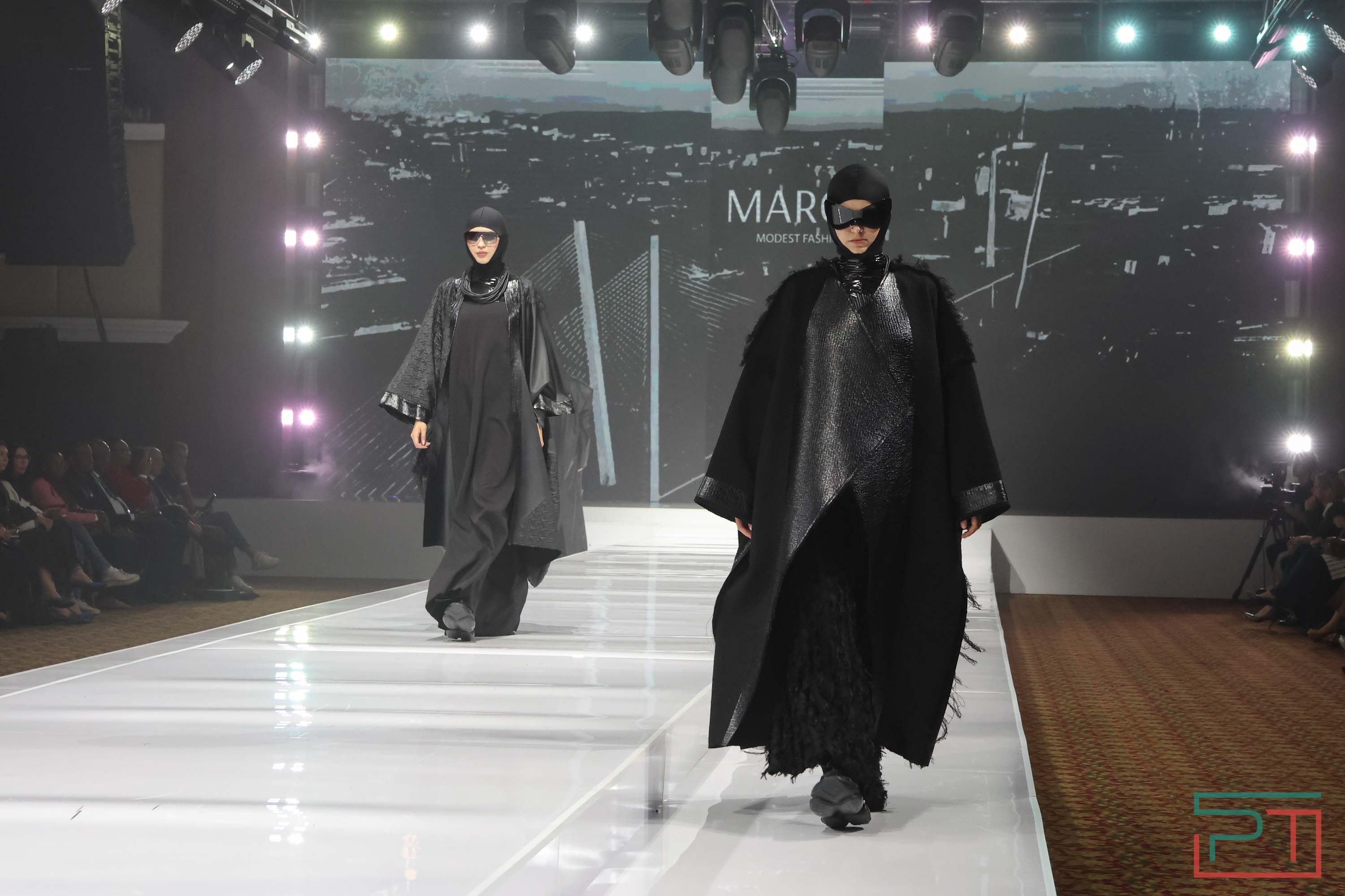 Показ благопристойной моды Modest Fashion Day