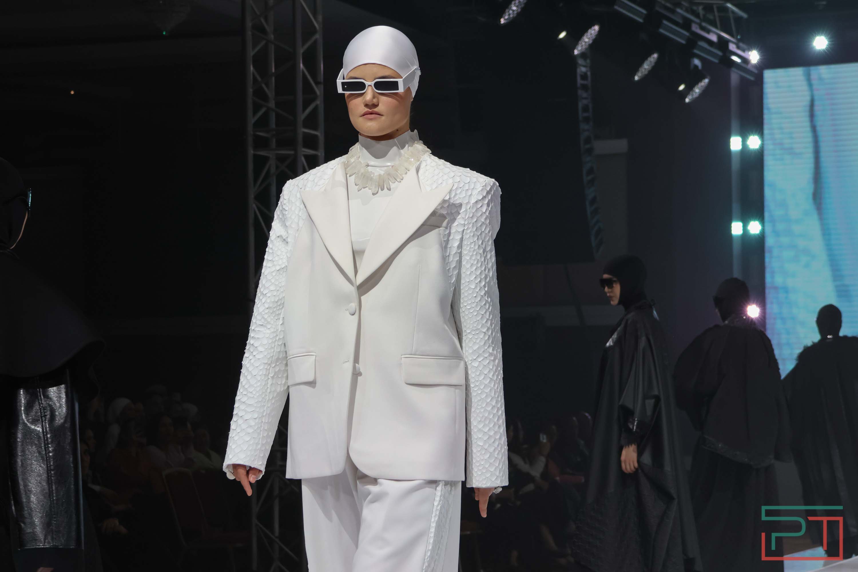 Показ благопристойной моды Modest Fashion Day