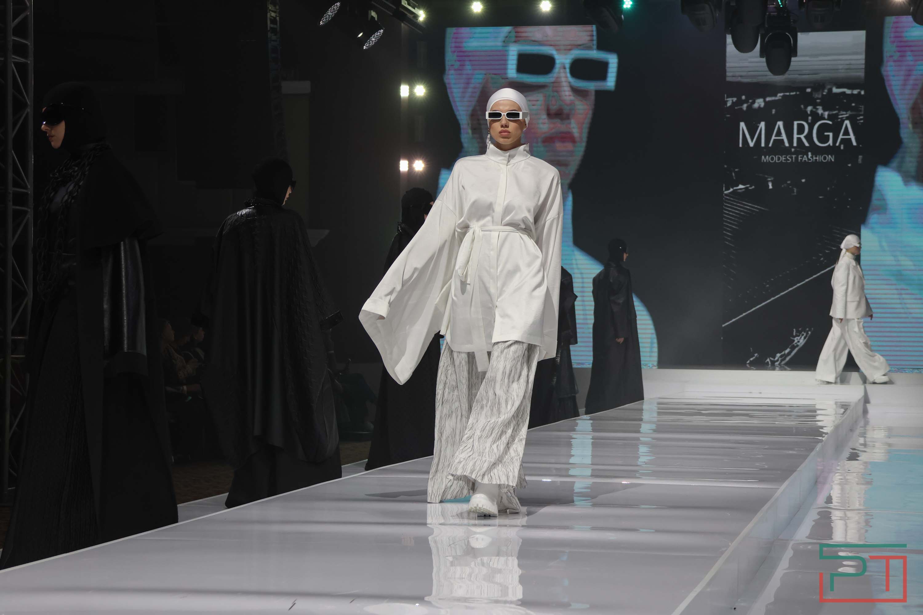 Показ благопристойной моды Modest Fashion Day