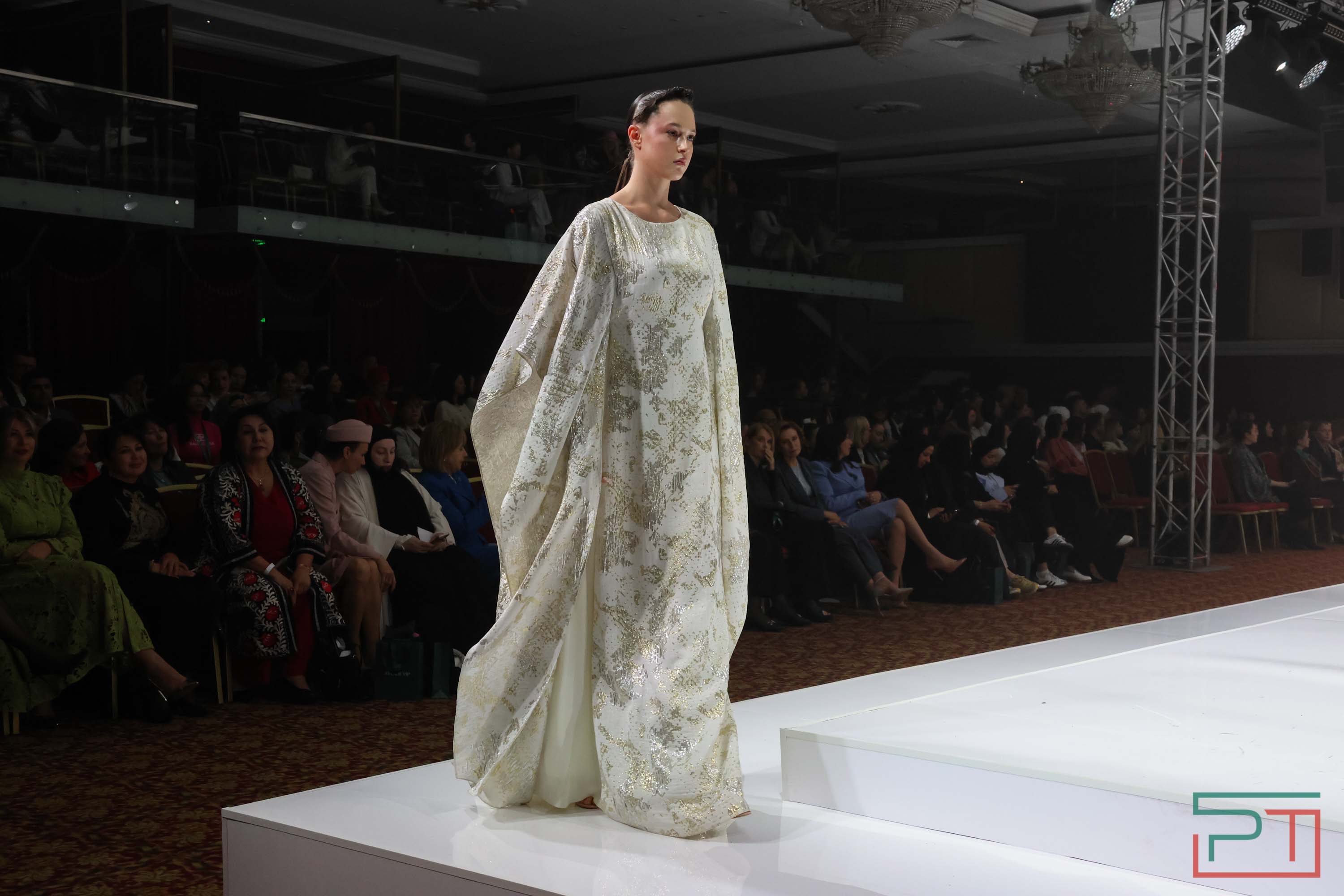 Показ благопристойной моды Modest Fashion Day