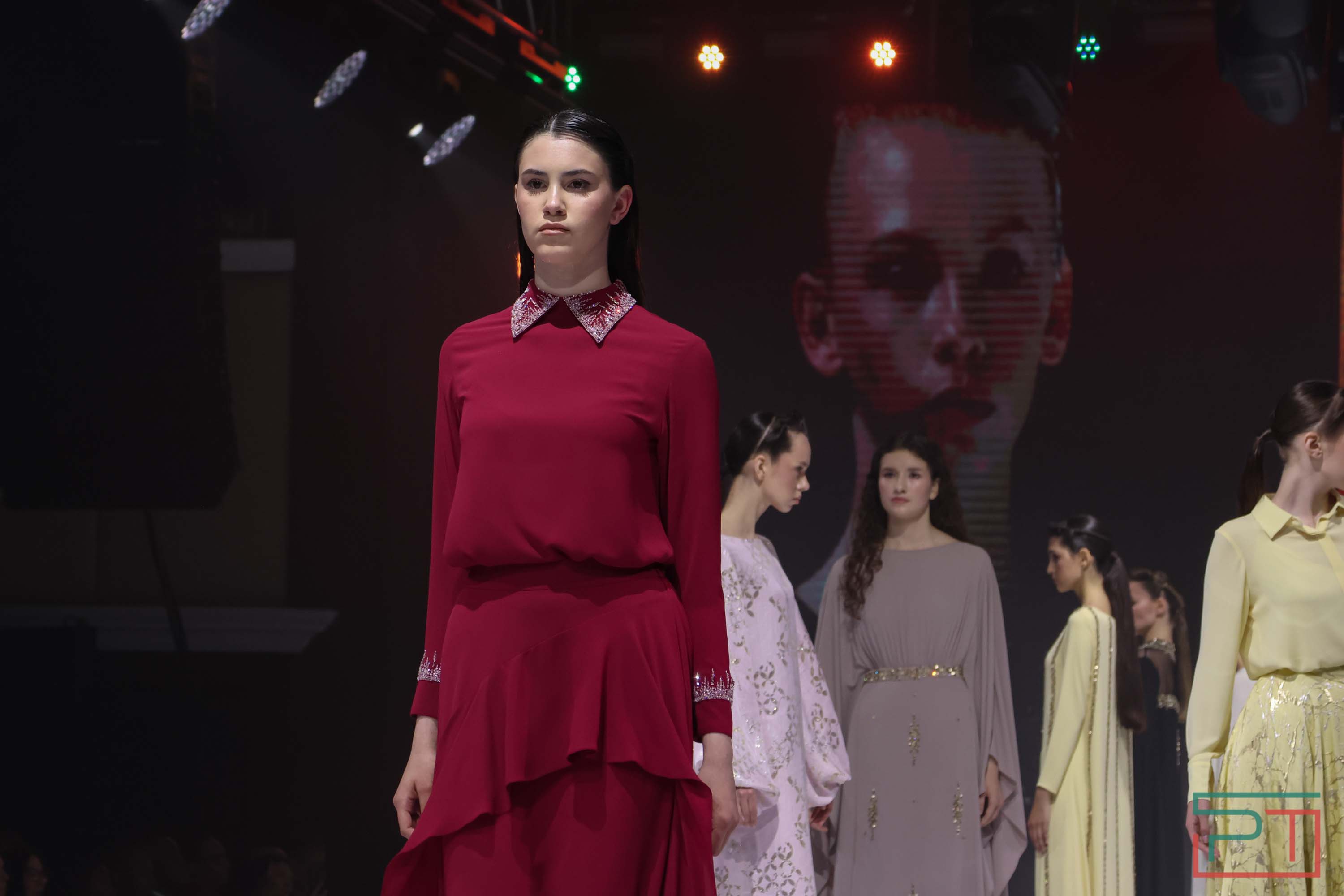 Показ благопристойной моды Modest Fashion Day