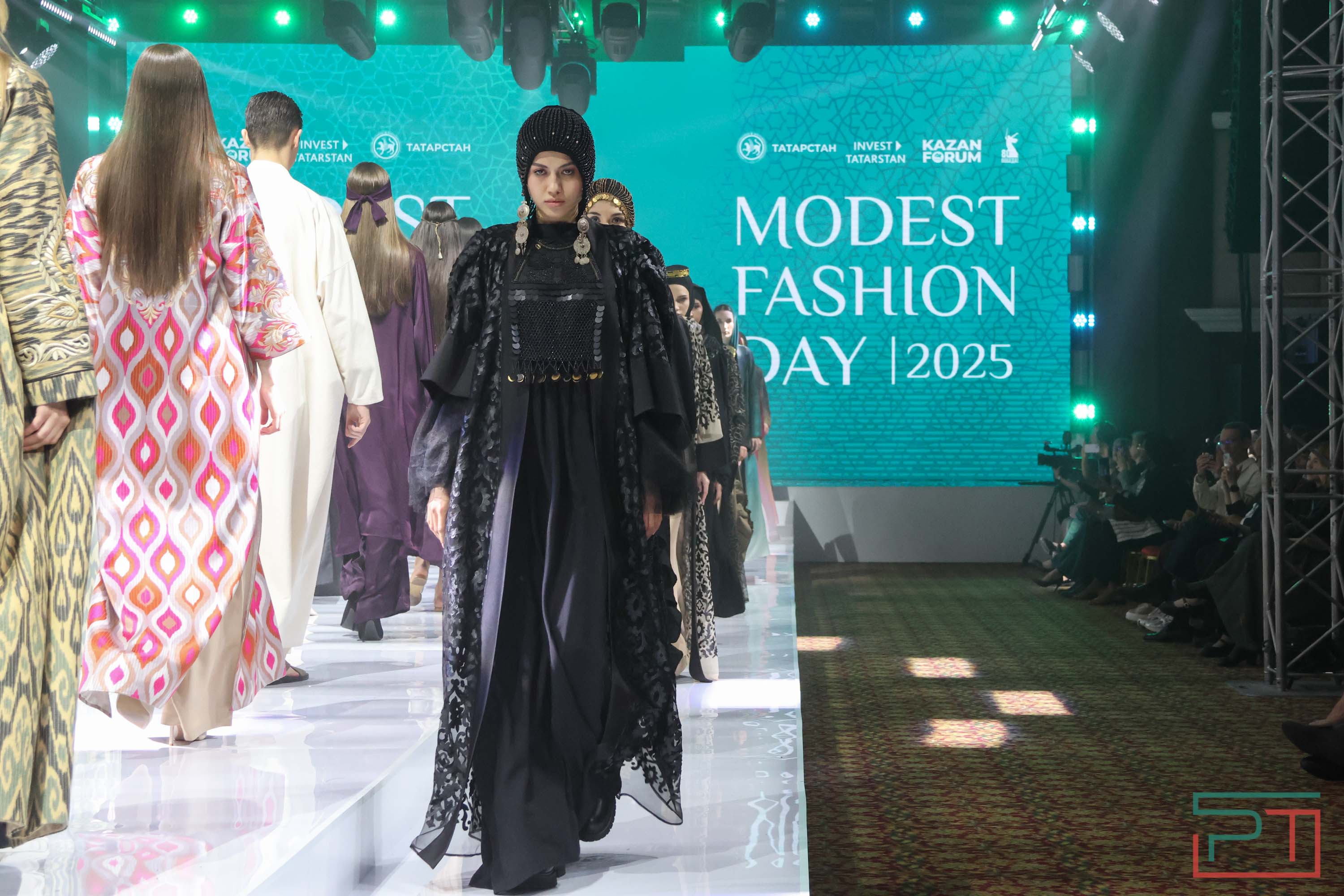 Показ благопристойной моды Modest Fashion Day