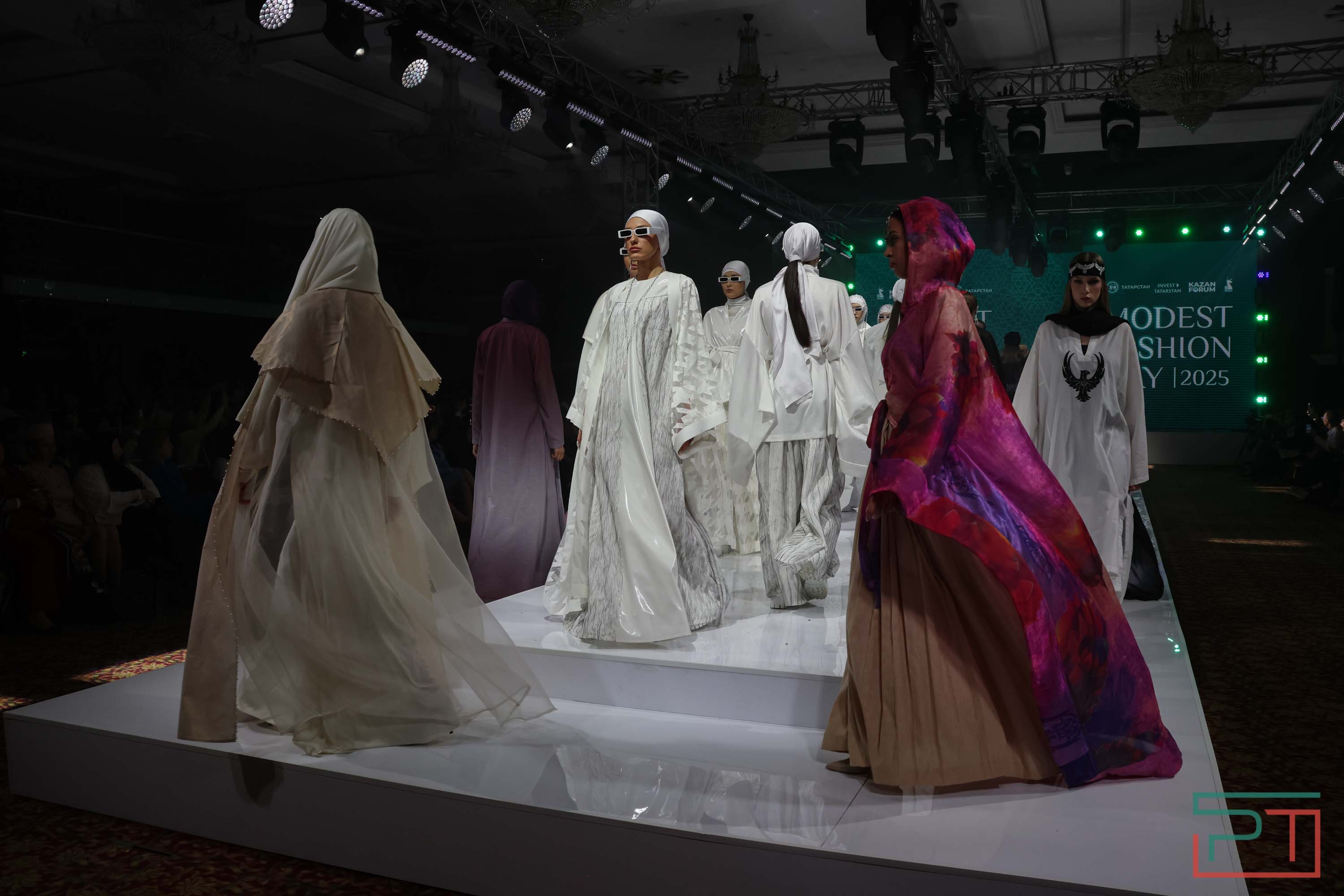 Показ благопристойной моды Modest Fashion Day