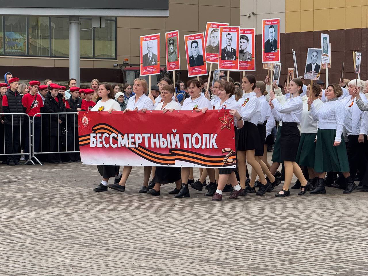 Города и районы Татарстана отмечают 9 мая – фотообзор