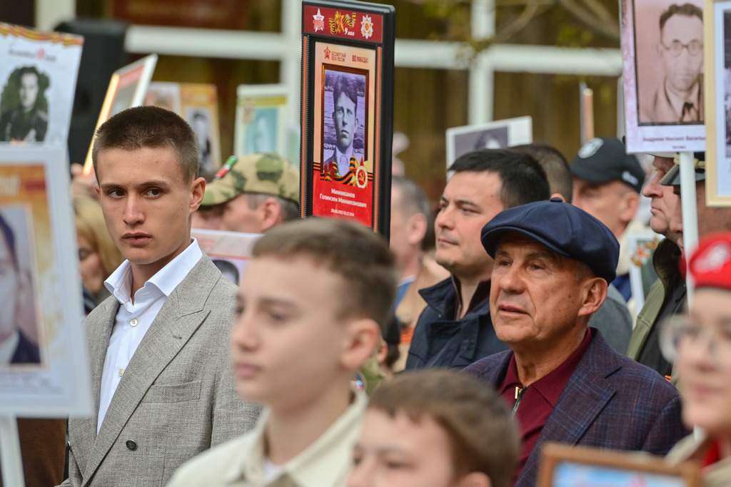 Герои не уходят, они остаются в памяти: в Казани прошел «Бессмертный полк»