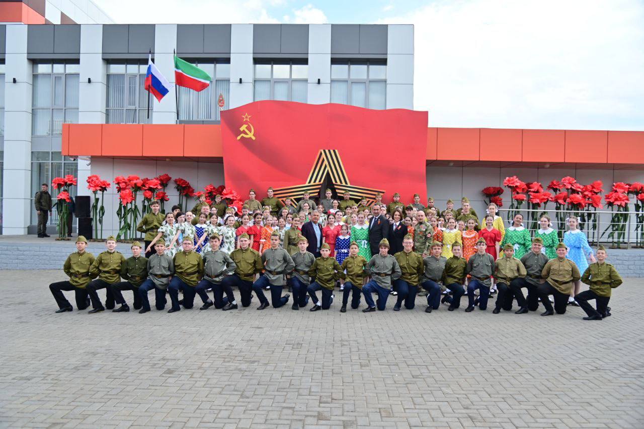 Минниханов принял участие в торжественном зажжении Вечного огня в Тукаевском районе