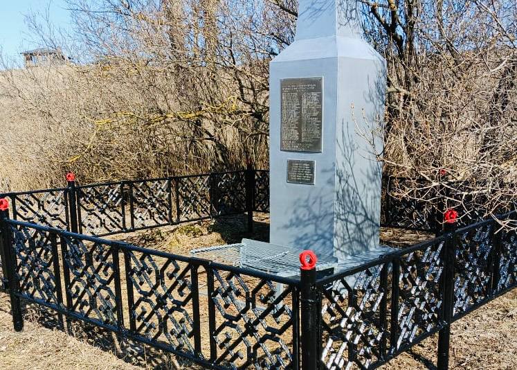 Памятники и мемориалы Казани готовят ко Дню Победы — фото