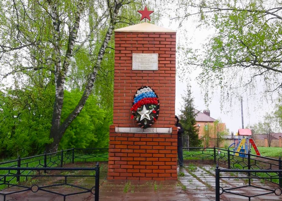 Памятники и мемориалы Казани готовят ко Дню Победы — фото