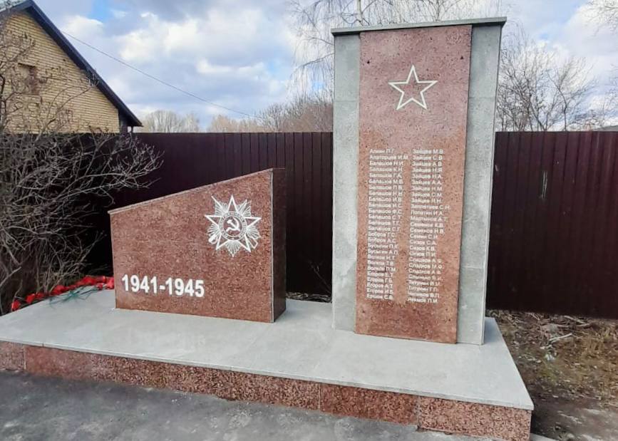 Памятники и мемориалы Казани готовят ко Дню Победы — фото